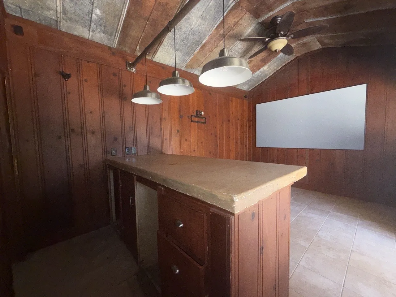 Single Family Residence For Sale in Navarro County , 1820 Maplewood Avenue, Corsicana, Texas 75110, 3 Bedroom, 4 Bathroom, 2 Garage spaces, 2,272 Sqft, built in 1950, mls#21398874, Real Estate Agent in Corsicana, Homes For Sale in Navarro county, Homes For Sale in Corsicana, Realtor in Corsicana Texas, Real Estate Brokerage Independent Realty Texas, Luminita Cordes Realtor