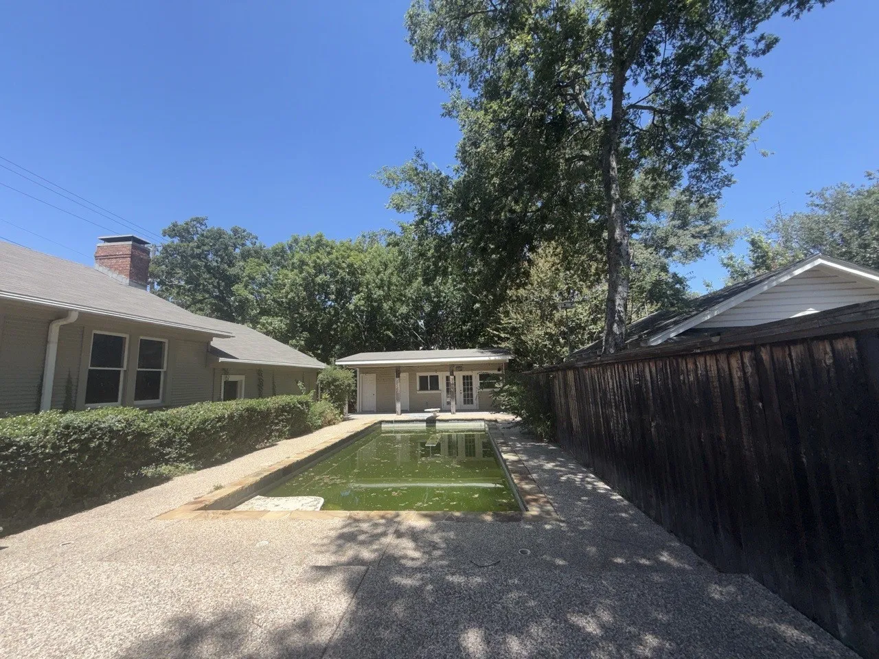 Single Family Residence For Sale in Navarro County , 1820 Maplewood Avenue, Corsicana, Texas 75110, 3 Bedroom, 4 Bathroom, 2 Garage spaces, 2,272 Sqft, built in 1950, mls#21398874, Real Estate Agent in Corsicana, Homes For Sale in Navarro county, Homes For Sale in Corsicana, Realtor in Corsicana Texas, Real Estate Brokerage Independent Realty Texas, Luminita Cordes Realtor
