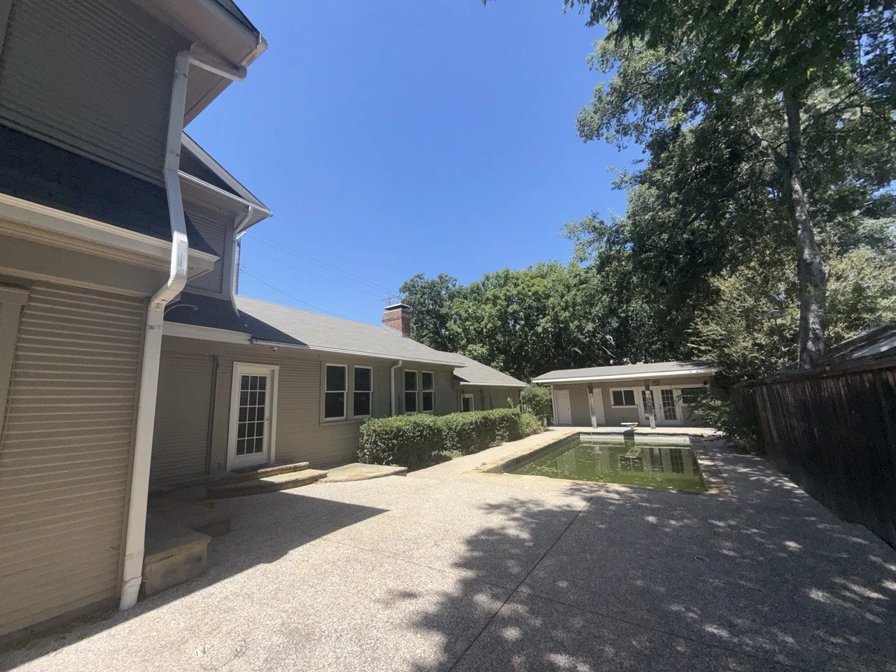 Single Family Residence For Sale in Navarro County , 1820 Maplewood Avenue, Corsicana, Texas 75110, 3 Bedroom, 4 Bathroom, 2 Garage spaces, 2,272 Sqft, built in 1950, mls#21398874, Real Estate Agent in Corsicana, Homes For Sale in Navarro county, Homes For Sale in Corsicana, Realtor in Corsicana Texas, Real Estate Brokerage Independent Realty Texas, Luminita Cordes Realtor