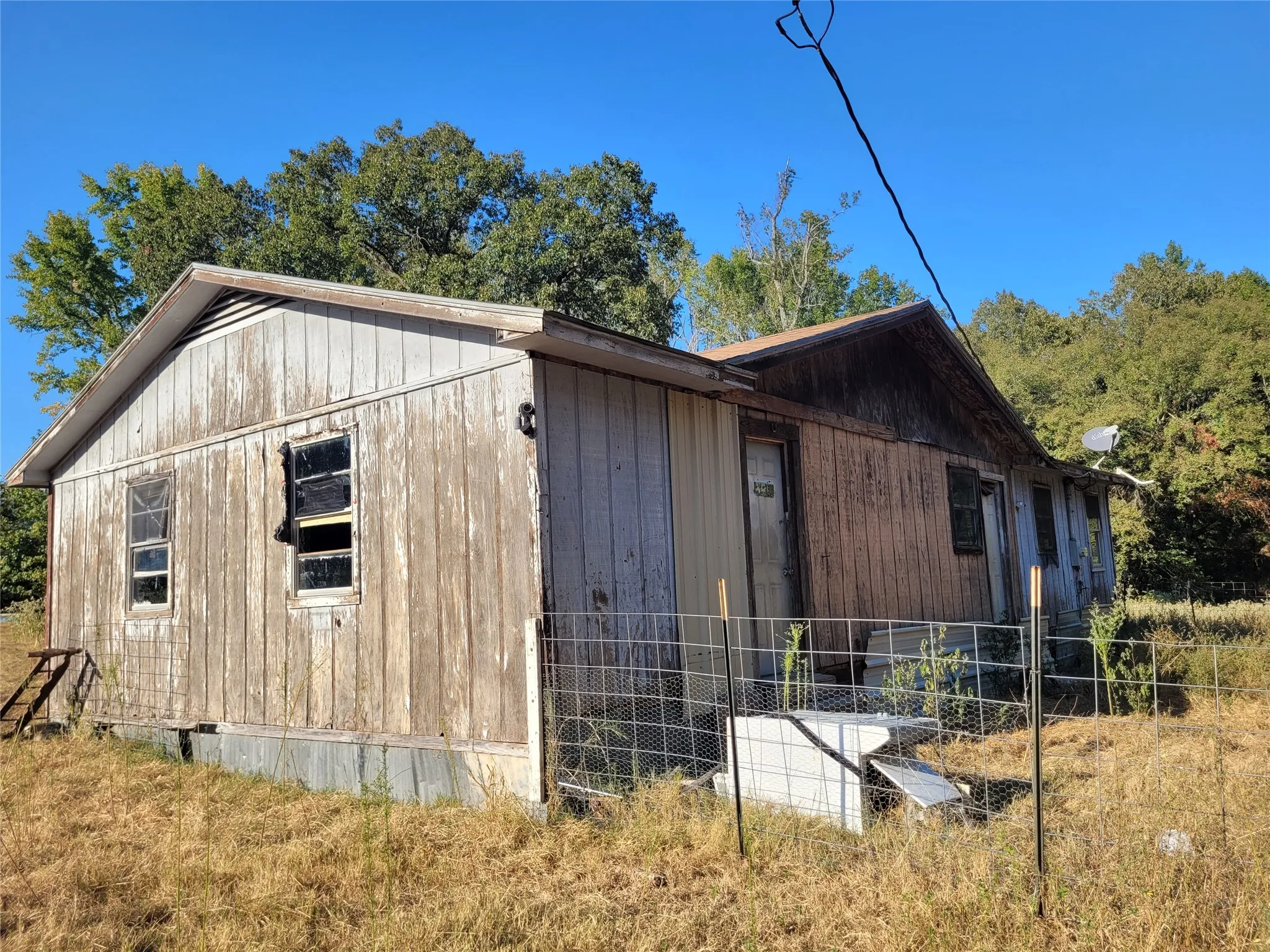 Single Family Residence For Sale in Red River (TX) County , 17109 FM 195, Detroit, Texas 75436, 3 Bedroom, 2 Bathroom, Garage spaces, 1,120 Sqft, built in 1968, mls#21403413, Real Estate Agent in Detroit, Homes For Sale in Red River (TX) county, Homes For Sale in Detroit, Realtor in Detroit Texas, Real Estate Brokerage Independent Realty Texas, Luminita Cordes Realtor
