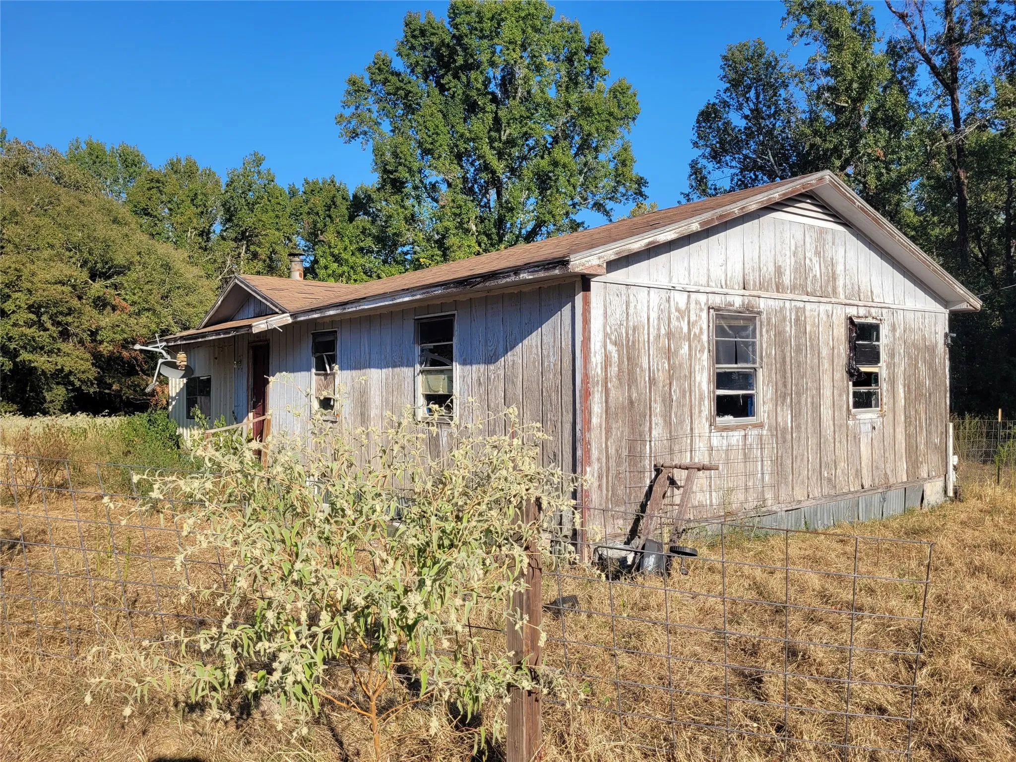 Single Family Residence For Sale in Red River (TX) County , 17109 FM 195, Detroit, Texas 75436, 3 Bedroom, 2 Bathroom, Garage spaces, 1,120 Sqft, built in 1968, mls#21403413, Real Estate Agent in Detroit, Homes For Sale in Red River (TX) county, Homes For Sale in Detroit, Realtor in Detroit Texas, Real Estate Brokerage Independent Realty Texas, Luminita Cordes Realtor