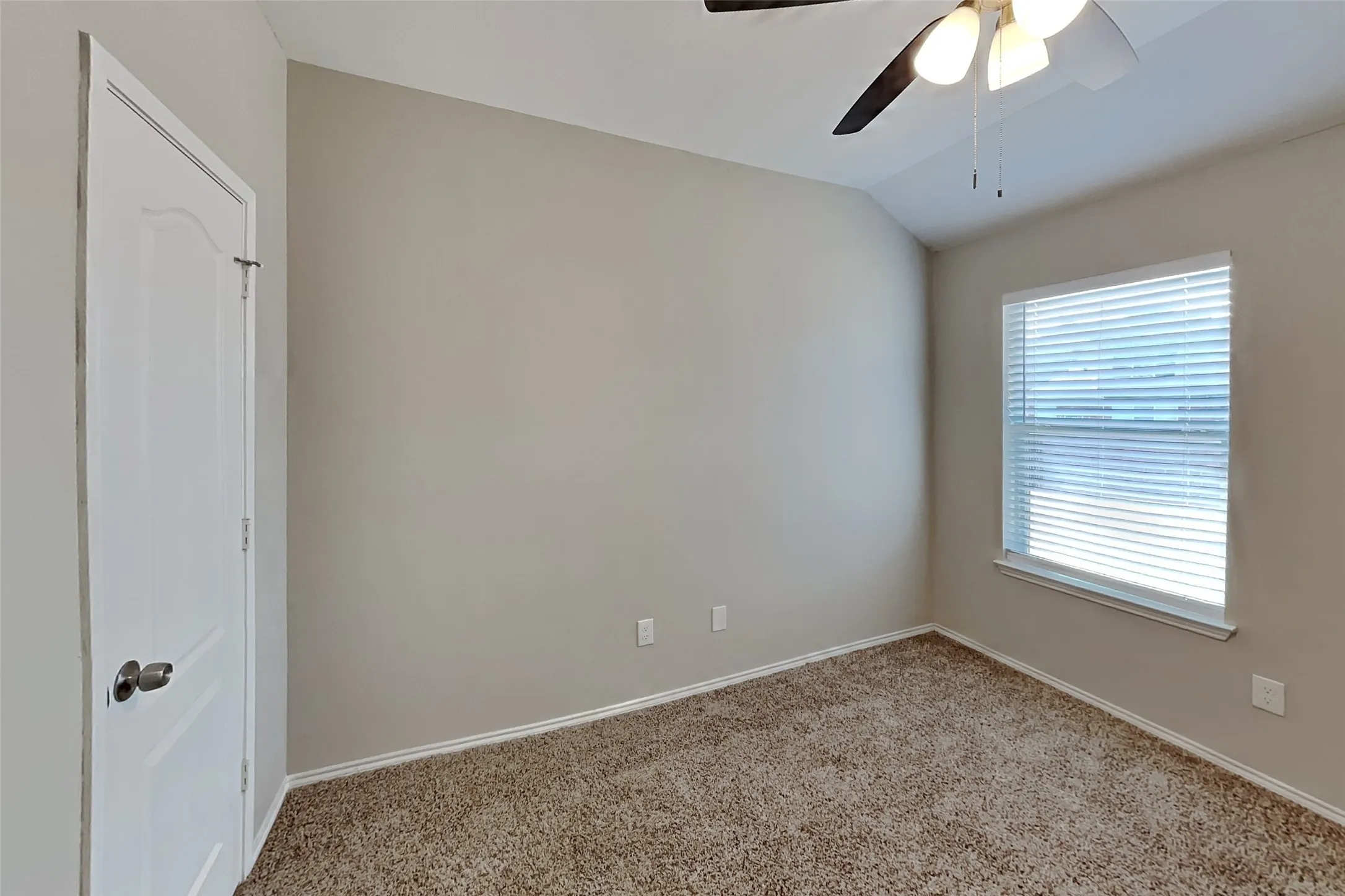 Single Family Residence For Rent in Tarrant County , 3916 Shiver Road, Fort Worth, Texas 76244, 3 Bedroom, 2 Bathroom, 2 Garage spaces, 1,955 Sqft, built in 2003, mls#21403431, Real Estate Agent in Fort Worth, Homes For Rent in Tarrant county, Homes For Rent in Fort Worth, Realtor in Fort Worth Texas, Real Estate Brokerage Independent Realty Texas, Luminita Cordes Realtor