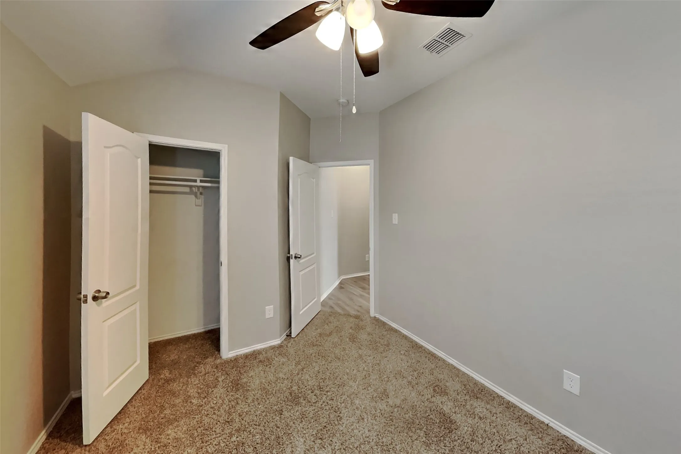 Single Family Residence For Rent in Tarrant County , 3916 Shiver Road, Fort Worth, Texas 76244, 3 Bedroom, 2 Bathroom, 2 Garage spaces, 1,955 Sqft, built in 2003, mls#21403431, Real Estate Agent in Fort Worth, Homes For Rent in Tarrant county, Homes For Rent in Fort Worth, Realtor in Fort Worth Texas, Real Estate Brokerage Independent Realty Texas, Luminita Cordes Realtor