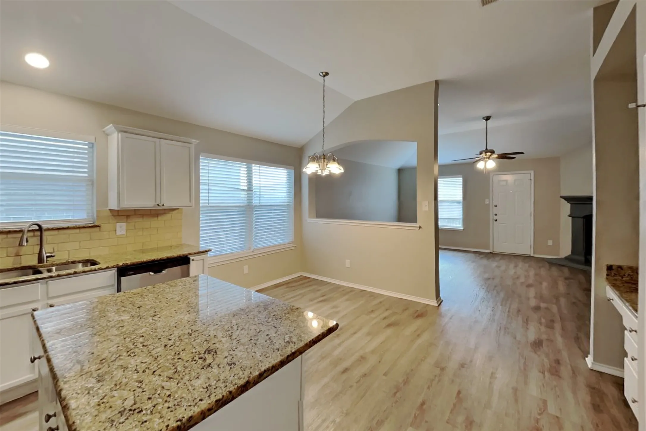 Single Family Residence For Rent in Tarrant County , 3916 Shiver Road, Fort Worth, Texas 76244, 3 Bedroom, 2 Bathroom, 2 Garage spaces, 1,955 Sqft, built in 2003, mls#21403431, Real Estate Agent in Fort Worth, Homes For Rent in Tarrant county, Homes For Rent in Fort Worth, Realtor in Fort Worth Texas, Real Estate Brokerage Independent Realty Texas, Luminita Cordes Realtor