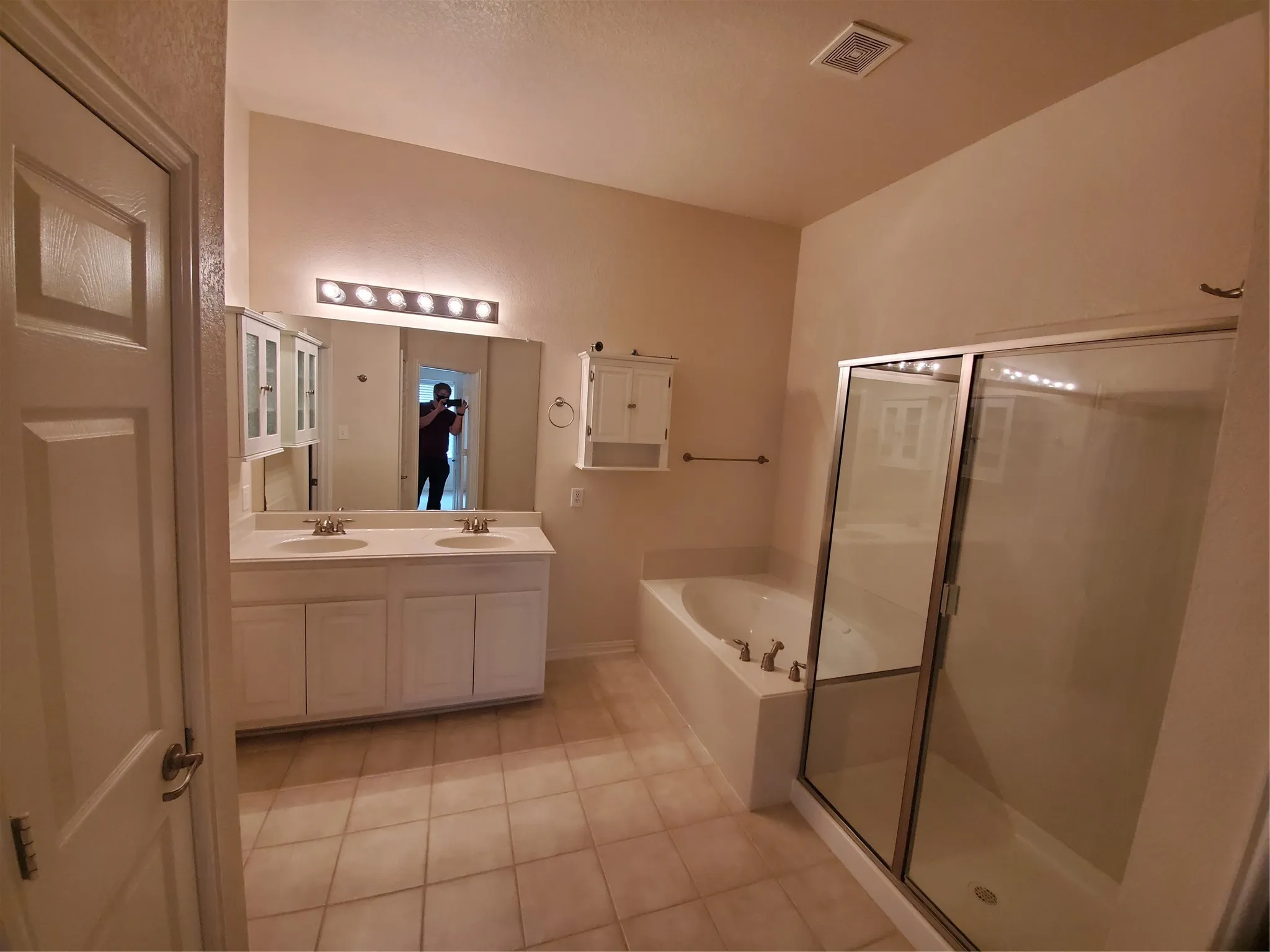 Single Family Residence For Rent in Tarrant County , 12113 Durango Root Drive, Fort Worth, Texas 76244, 4 Bedroom, 2 Bathroom, 2 Garage spaces, 2,092 Sqft, built in 2008, mls#21403432, Real Estate Agent in Fort Worth, Homes For Rent in Tarrant county, Homes For Rent in Fort Worth, Realtor in Fort Worth Texas, Real Estate Brokerage Independent Realty Texas, Luminita Cordes Realtor