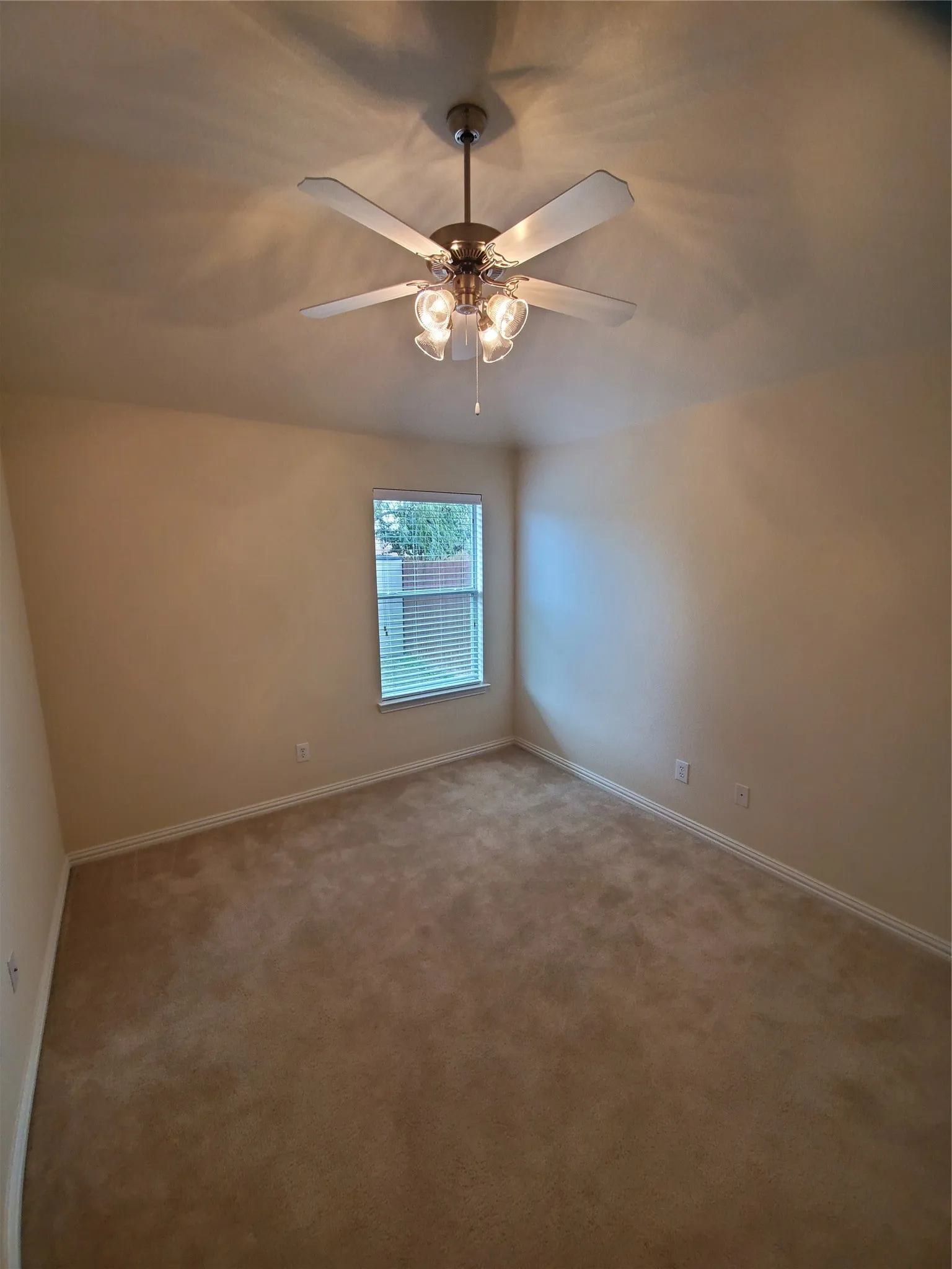 Single Family Residence For Rent in Tarrant County , 12113 Durango Root Drive, Fort Worth, Texas 76244, 4 Bedroom, 2 Bathroom, 2 Garage spaces, 2,092 Sqft, built in 2008, mls#21403432, Real Estate Agent in Fort Worth, Homes For Rent in Tarrant county, Homes For Rent in Fort Worth, Realtor in Fort Worth Texas, Real Estate Brokerage Independent Realty Texas, Luminita Cordes Realtor