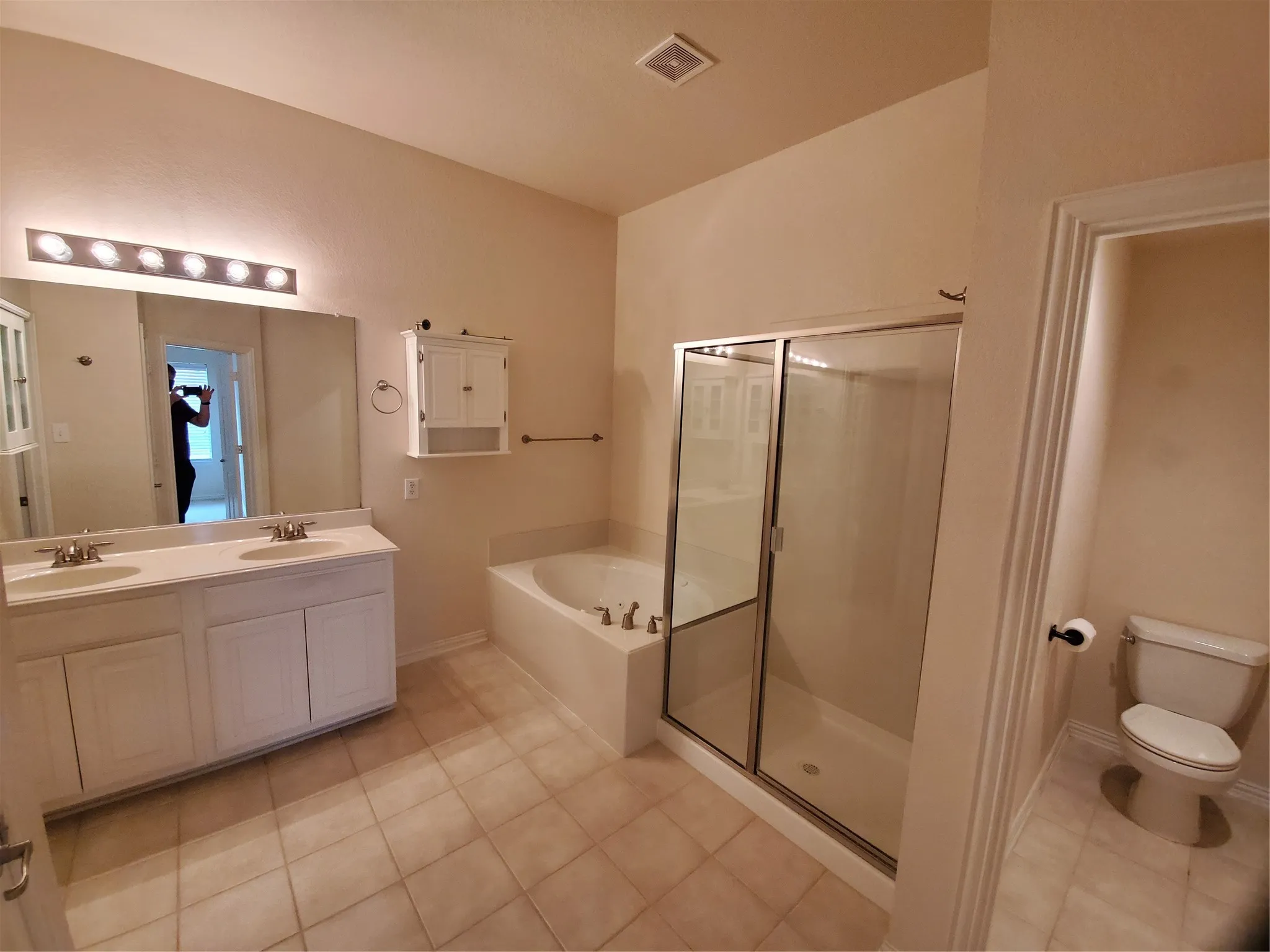 Single Family Residence For Rent in Tarrant County , 12113 Durango Root Drive, Fort Worth, Texas 76244, 4 Bedroom, 2 Bathroom, 2 Garage spaces, 2,092 Sqft, built in 2008, mls#21403432, Real Estate Agent in Fort Worth, Homes For Rent in Tarrant county, Homes For Rent in Fort Worth, Realtor in Fort Worth Texas, Real Estate Brokerage Independent Realty Texas, Luminita Cordes Realtor
