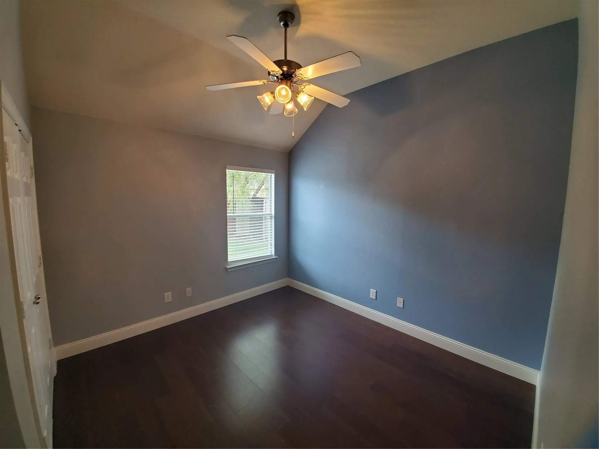 Single Family Residence For Rent in Tarrant County , 12113 Durango Root Drive, Fort Worth, Texas 76244, 4 Bedroom, 2 Bathroom, 2 Garage spaces, 2,092 Sqft, built in 2008, mls#21403432, Real Estate Agent in Fort Worth, Homes For Rent in Tarrant county, Homes For Rent in Fort Worth, Realtor in Fort Worth Texas, Real Estate Brokerage Independent Realty Texas, Luminita Cordes Realtor