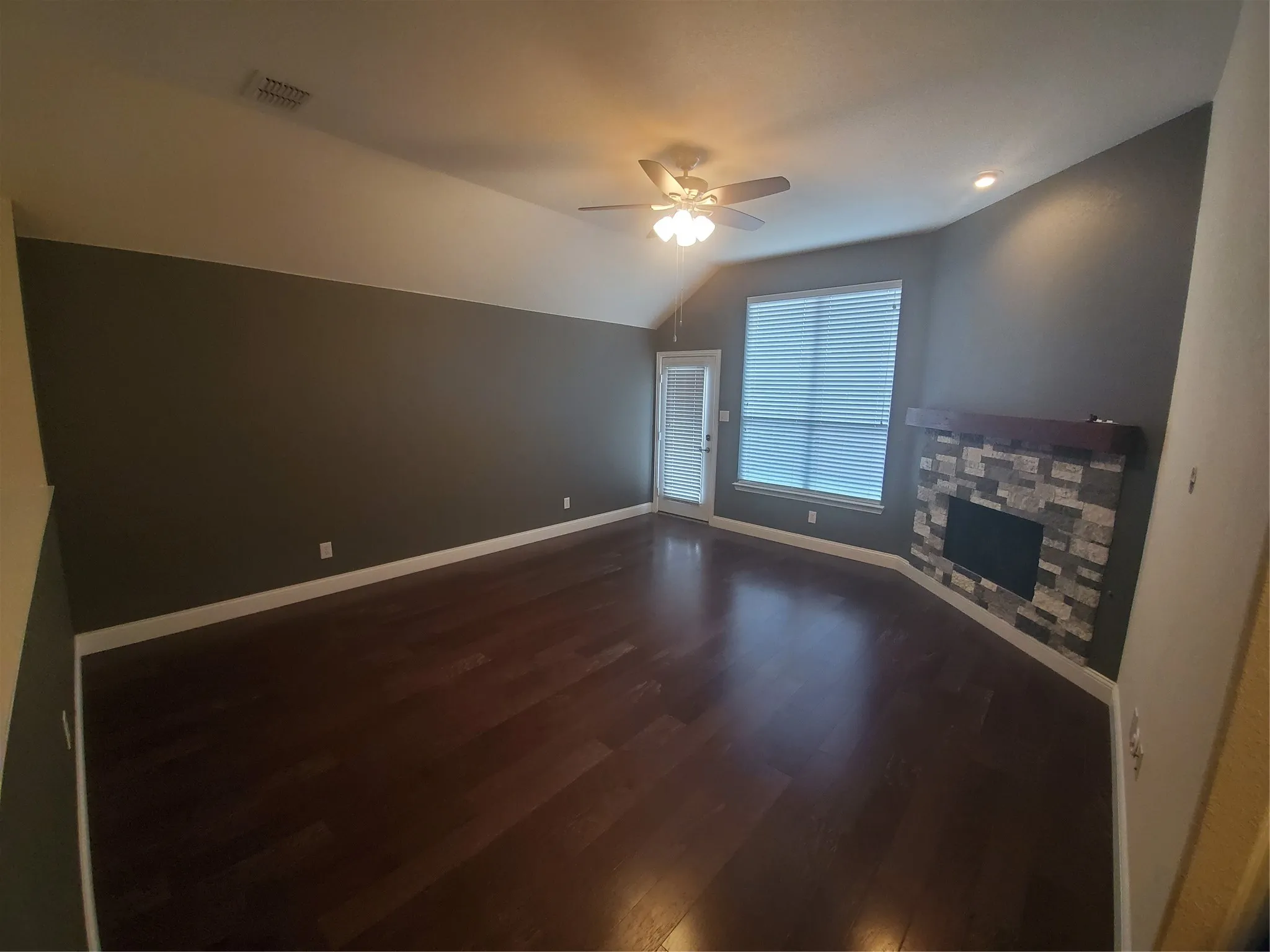 Single Family Residence For Rent in Tarrant County , 12113 Durango Root Drive, Fort Worth, Texas 76244, 4 Bedroom, 2 Bathroom, 2 Garage spaces, 2,092 Sqft, built in 2008, mls#21403432, Real Estate Agent in Fort Worth, Homes For Rent in Tarrant county, Homes For Rent in Fort Worth, Realtor in Fort Worth Texas, Real Estate Brokerage Independent Realty Texas, Luminita Cordes Realtor