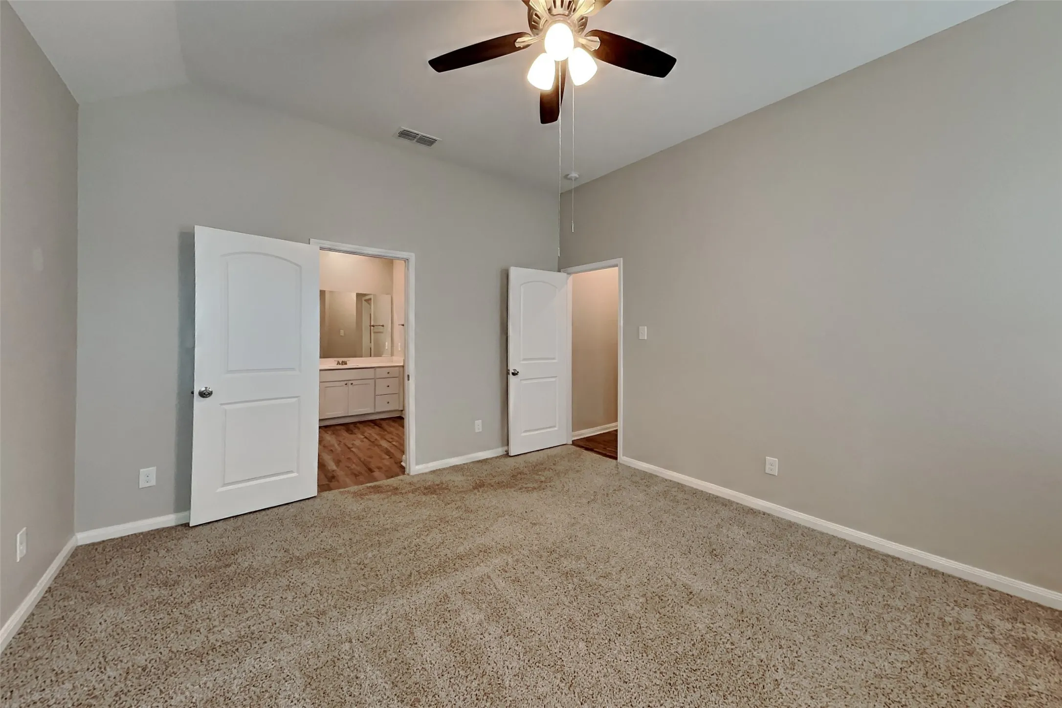 Single Family Residence For Rent in Tarrant County , 8304 Smokey Creek Pass, Fort Worth, Texas 76179, 4 Bedroom, 2 Bathroom, 2 Garage spaces, 1,724 Sqft, built in 2020, mls#21403434, Real Estate Agent in Fort Worth, Homes For Rent in Tarrant county, Homes For Rent in Fort Worth, Realtor in Fort Worth Texas, Real Estate Brokerage Independent Realty Texas, Luminita Cordes Realtor