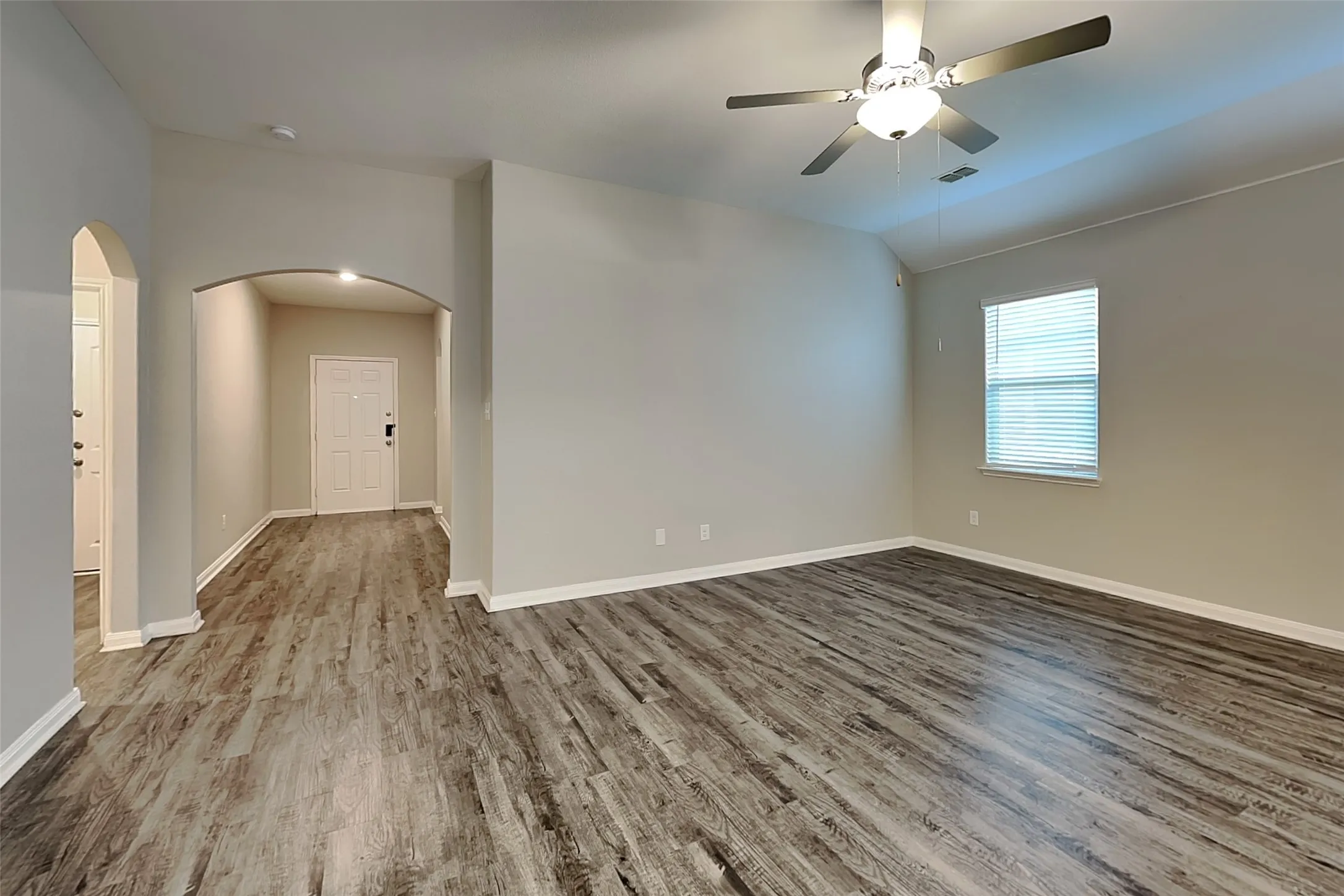 Single Family Residence For Rent in Tarrant County , 8304 Smokey Creek Pass, Fort Worth, Texas 76179, 4 Bedroom, 2 Bathroom, 2 Garage spaces, 1,724 Sqft, built in 2020, mls#21403434, Real Estate Agent in Fort Worth, Homes For Rent in Tarrant county, Homes For Rent in Fort Worth, Realtor in Fort Worth Texas, Real Estate Brokerage Independent Realty Texas, Luminita Cordes Realtor