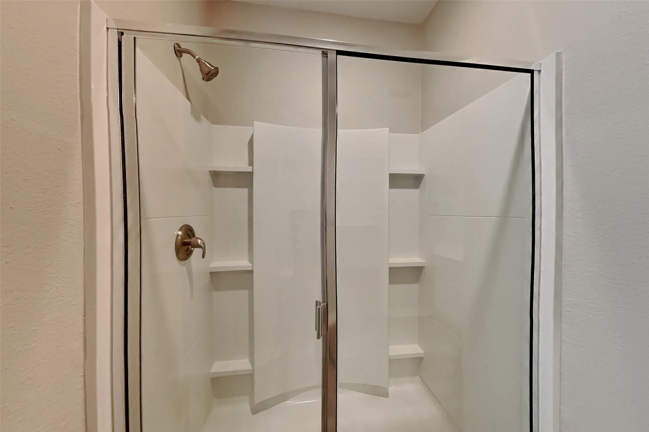 Single Family Residence For Rent in Tarrant County , 8304 Smokey Creek Pass, Fort Worth, Texas 76179, 4 Bedroom, 2 Bathroom, 2 Garage spaces, 1,724 Sqft, built in 2020, mls#21403434, Real Estate Agent in Fort Worth, Homes For Rent in Tarrant county, Homes For Rent in Fort Worth, Realtor in Fort Worth Texas, Real Estate Brokerage Independent Realty Texas, Luminita Cordes Realtor