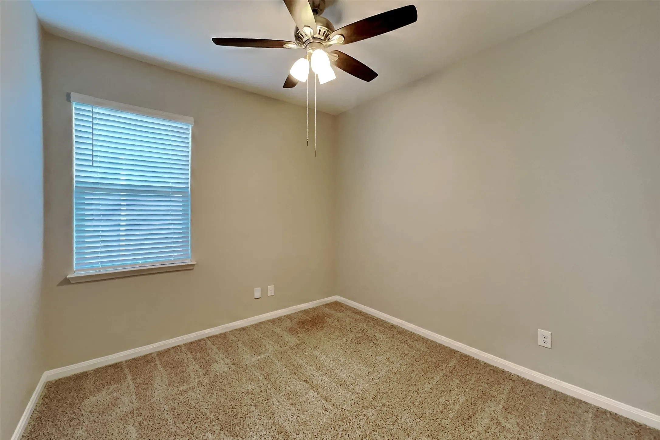Single Family Residence For Rent in Tarrant County , 8304 Smokey Creek Pass, Fort Worth, Texas 76179, 4 Bedroom, 2 Bathroom, 2 Garage spaces, 1,724 Sqft, built in 2020, mls#21403434, Real Estate Agent in Fort Worth, Homes For Rent in Tarrant county, Homes For Rent in Fort Worth, Realtor in Fort Worth Texas, Real Estate Brokerage Independent Realty Texas, Luminita Cordes Realtor