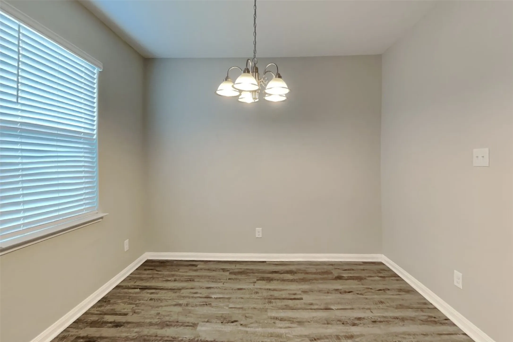 Single Family Residence For Rent in Tarrant County , 8304 Smokey Creek Pass, Fort Worth, Texas 76179, 4 Bedroom, 2 Bathroom, 2 Garage spaces, 1,724 Sqft, built in 2020, mls#21403434, Real Estate Agent in Fort Worth, Homes For Rent in Tarrant county, Homes For Rent in Fort Worth, Realtor in Fort Worth Texas, Real Estate Brokerage Independent Realty Texas, Luminita Cordes Realtor