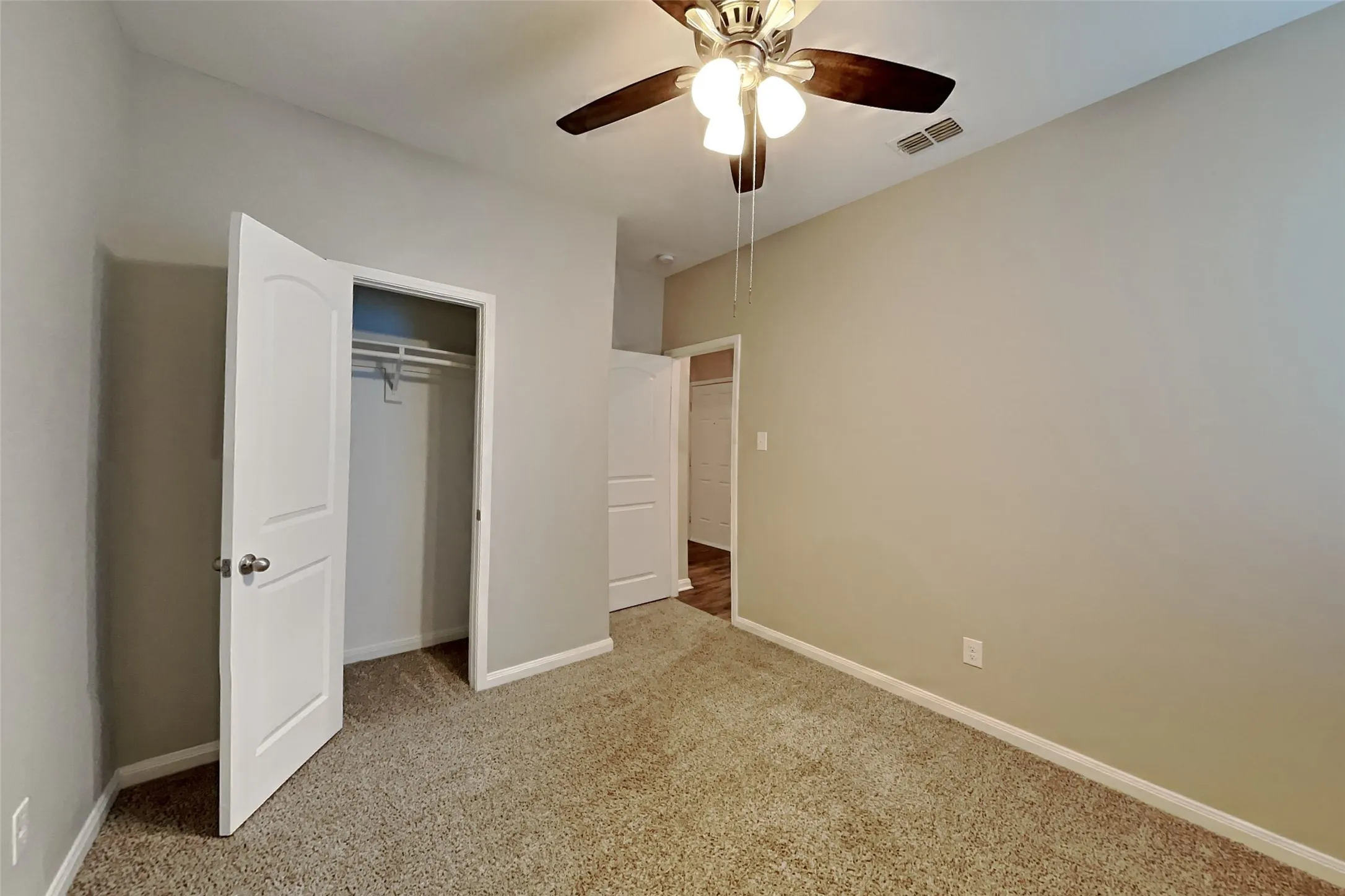 Single Family Residence For Rent in Tarrant County , 8304 Smokey Creek Pass, Fort Worth, Texas 76179, 4 Bedroom, 2 Bathroom, 2 Garage spaces, 1,724 Sqft, built in 2020, mls#21403434, Real Estate Agent in Fort Worth, Homes For Rent in Tarrant county, Homes For Rent in Fort Worth, Realtor in Fort Worth Texas, Real Estate Brokerage Independent Realty Texas, Luminita Cordes Realtor