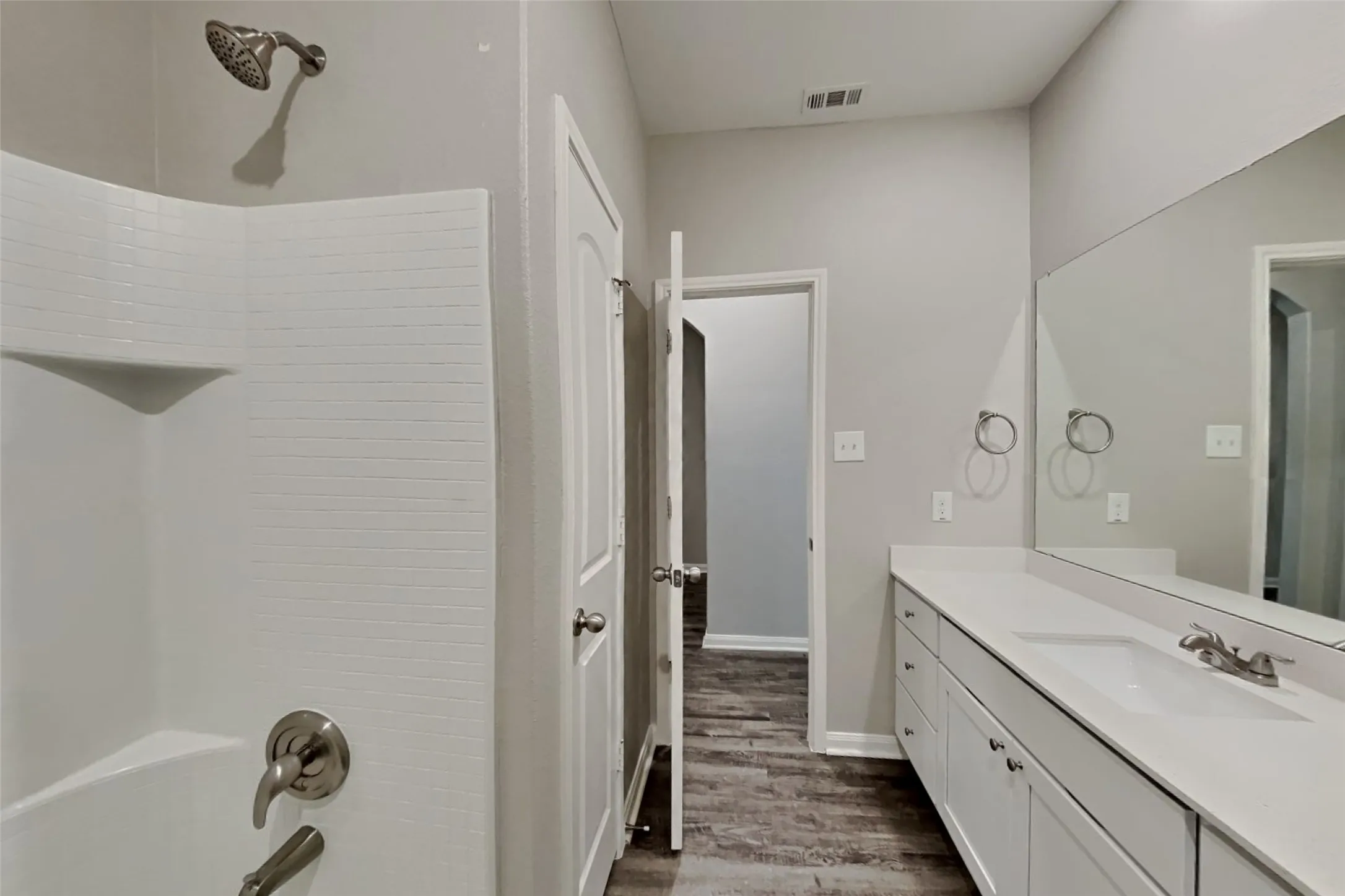 Single Family Residence For Rent in Tarrant County , 8304 Smokey Creek Pass, Fort Worth, Texas 76179, 4 Bedroom, 2 Bathroom, 2 Garage spaces, 1,724 Sqft, built in 2020, mls#21403434, Real Estate Agent in Fort Worth, Homes For Rent in Tarrant county, Homes For Rent in Fort Worth, Realtor in Fort Worth Texas, Real Estate Brokerage Independent Realty Texas, Luminita Cordes Realtor