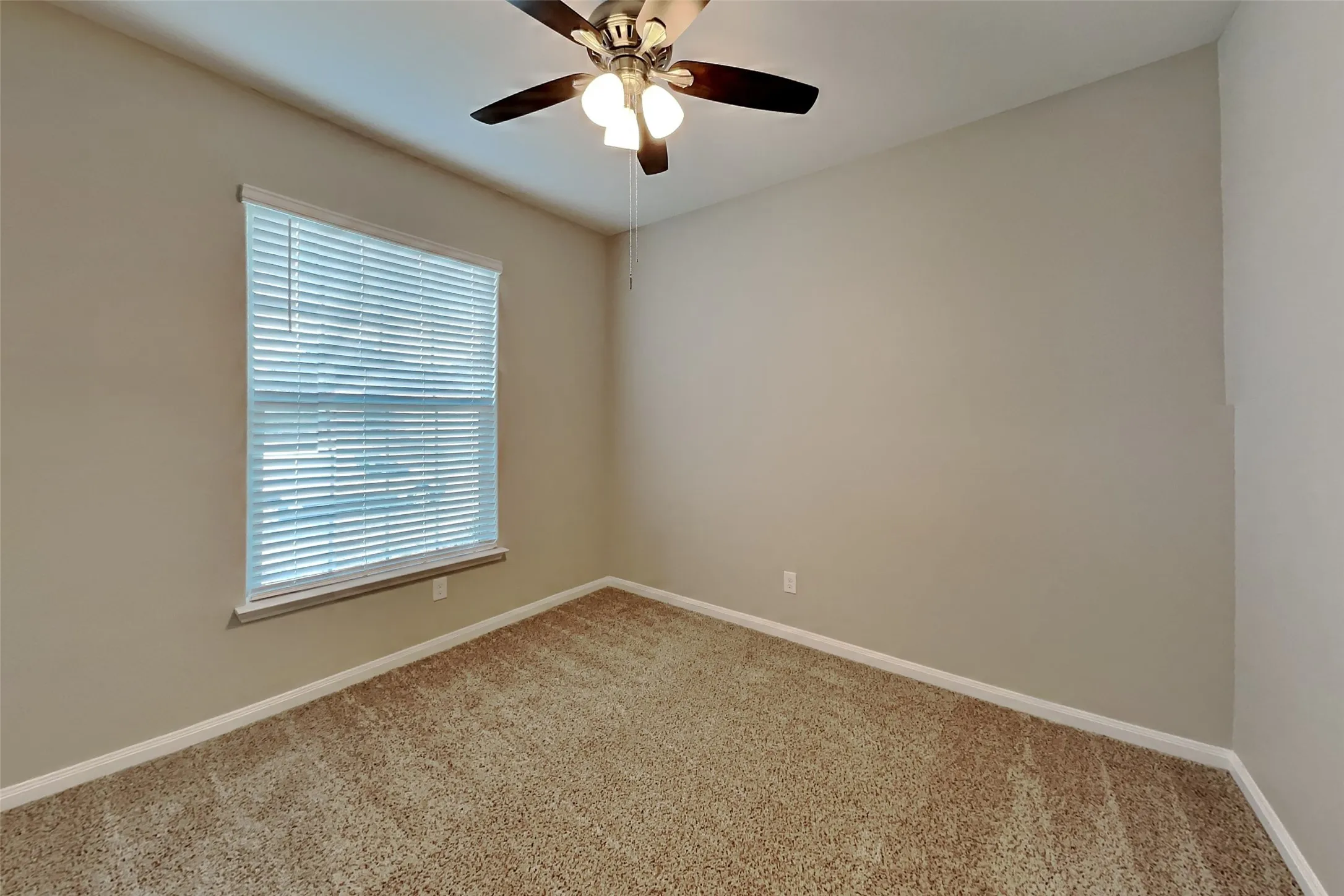 Single Family Residence For Rent in Tarrant County , 8304 Smokey Creek Pass, Fort Worth, Texas 76179, 4 Bedroom, 2 Bathroom, 2 Garage spaces, 1,724 Sqft, built in 2020, mls#21403434, Real Estate Agent in Fort Worth, Homes For Rent in Tarrant county, Homes For Rent in Fort Worth, Realtor in Fort Worth Texas, Real Estate Brokerage Independent Realty Texas, Luminita Cordes Realtor