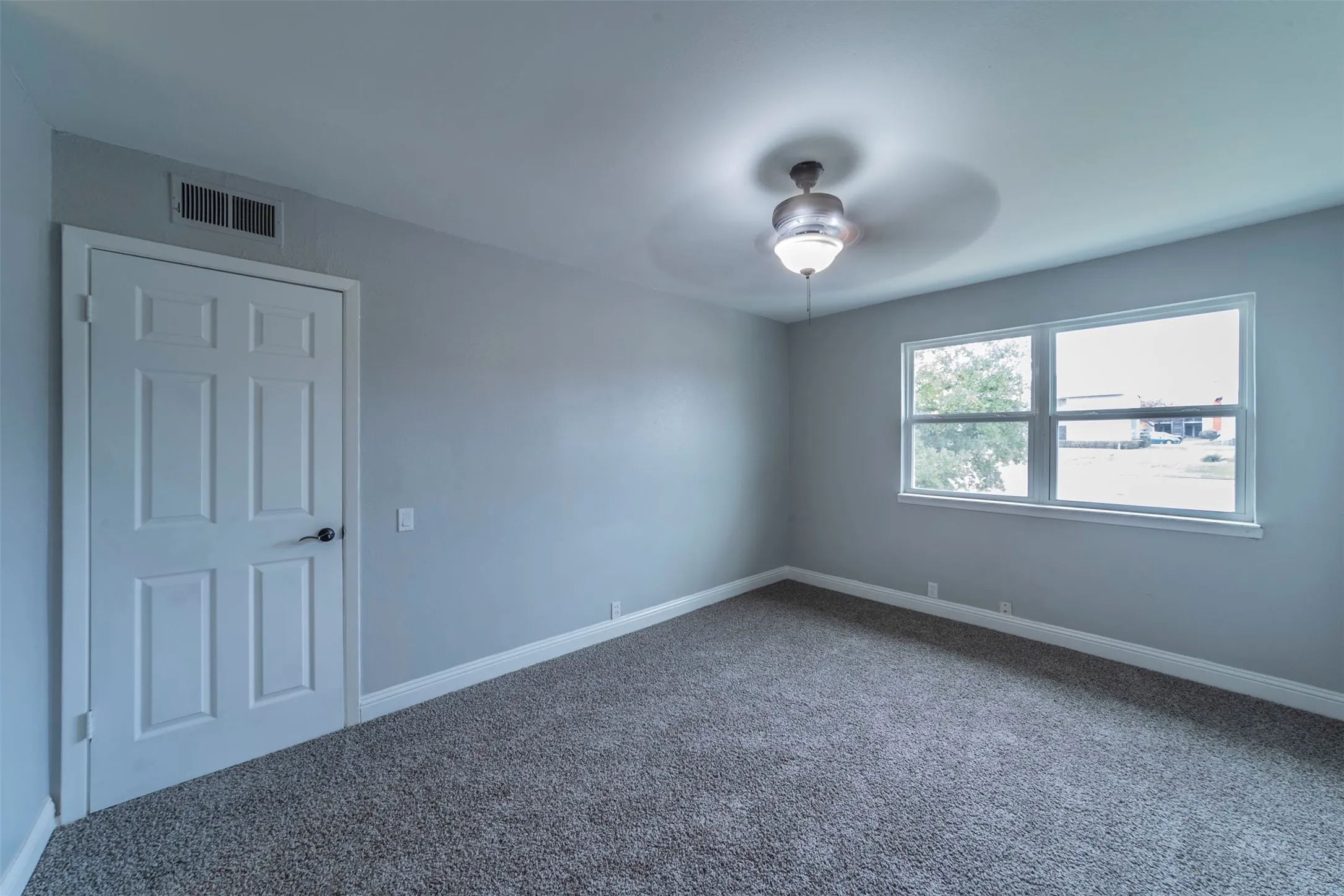 Townhouse For Sale in Dallas County , 2717 Stonehaven Court, Irving, Texas 75038, 3 Bedroom, 3 Bathroom, Garage spaces, 1,325 Sqft, built in 1973, mls#21399526, Real Estate Agent in Irving, Homes For Sale in Dallas county, Homes For Sale in Irving, Realtor in Irving Texas, Real Estate Brokerage Independent Realty Texas, Luminita Cordes Realtor