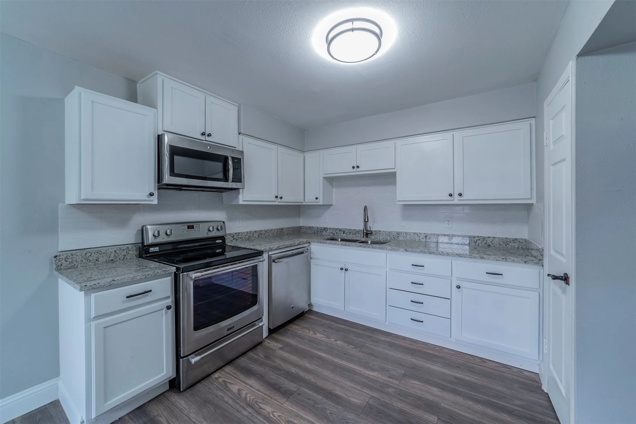 Townhouse For Sale in Dallas County , 2717 Stonehaven Court, Irving, Texas 75038, 3 Bedroom, 3 Bathroom, Garage spaces, 1,325 Sqft, built in 1973, mls#21399526, Real Estate Agent in Irving, Homes For Sale in Dallas county, Homes For Sale in Irving, Realtor in Irving Texas, Real Estate Brokerage Independent Realty Texas, Luminita Cordes Realtor