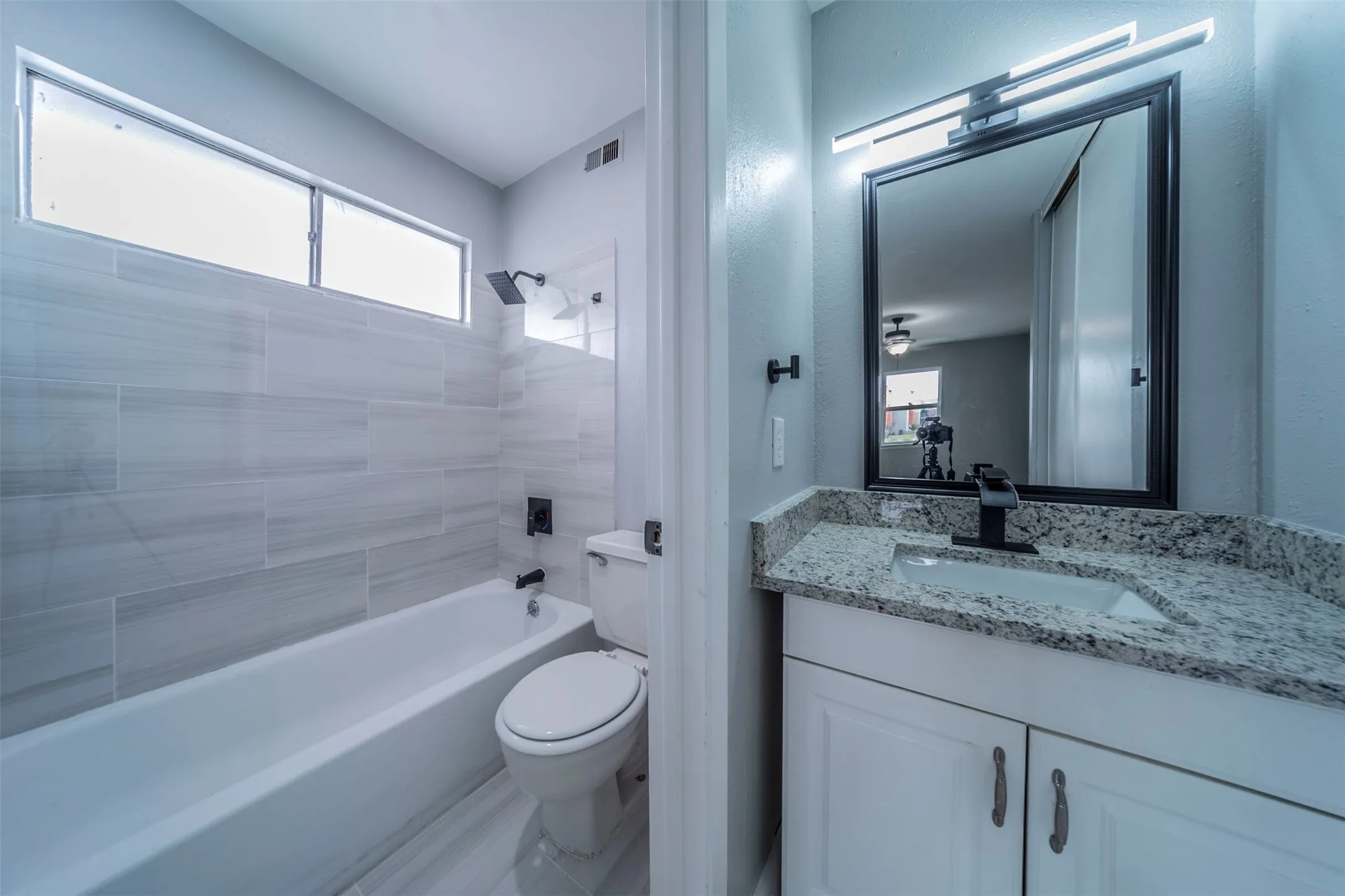 Townhouse For Sale in Dallas County , 2717 Stonehaven Court, Irving, Texas 75038, 3 Bedroom, 3 Bathroom, Garage spaces, 1,325 Sqft, built in 1973, mls#21399526, Real Estate Agent in Irving, Homes For Sale in Dallas county, Homes For Sale in Irving, Realtor in Irving Texas, Real Estate Brokerage Independent Realty Texas, Luminita Cordes Realtor