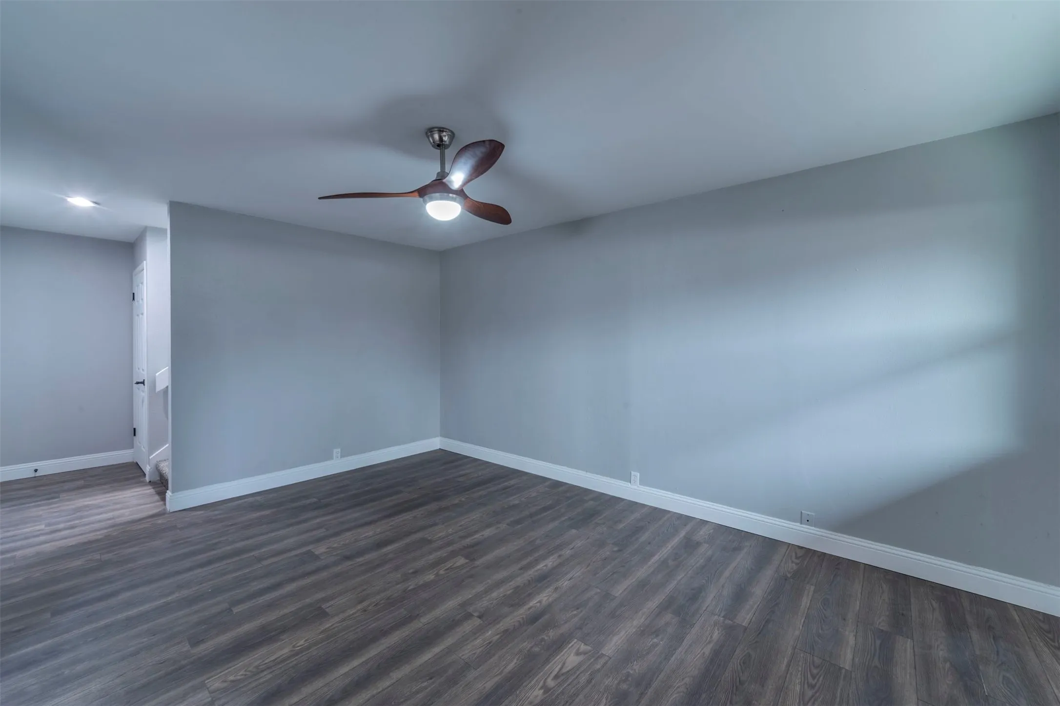 Townhouse For Sale in Dallas County , 2717 Stonehaven Court, Irving, Texas 75038, 3 Bedroom, 3 Bathroom, Garage spaces, 1,325 Sqft, built in 1973, mls#21399526, Real Estate Agent in Irving, Homes For Sale in Dallas county, Homes For Sale in Irving, Realtor in Irving Texas, Real Estate Brokerage Independent Realty Texas, Luminita Cordes Realtor