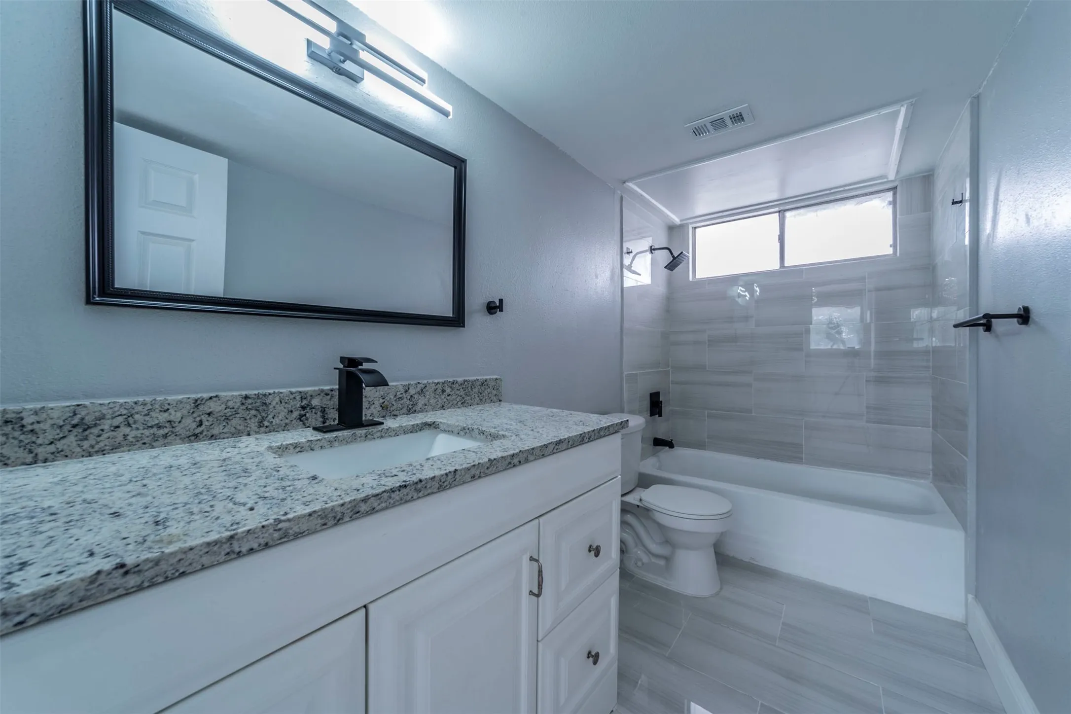 Townhouse For Sale in Dallas County , 2717 Stonehaven Court, Irving, Texas 75038, 3 Bedroom, 3 Bathroom, Garage spaces, 1,325 Sqft, built in 1973, mls#21399526, Real Estate Agent in Irving, Homes For Sale in Dallas county, Homes For Sale in Irving, Realtor in Irving Texas, Real Estate Brokerage Independent Realty Texas, Luminita Cordes Realtor