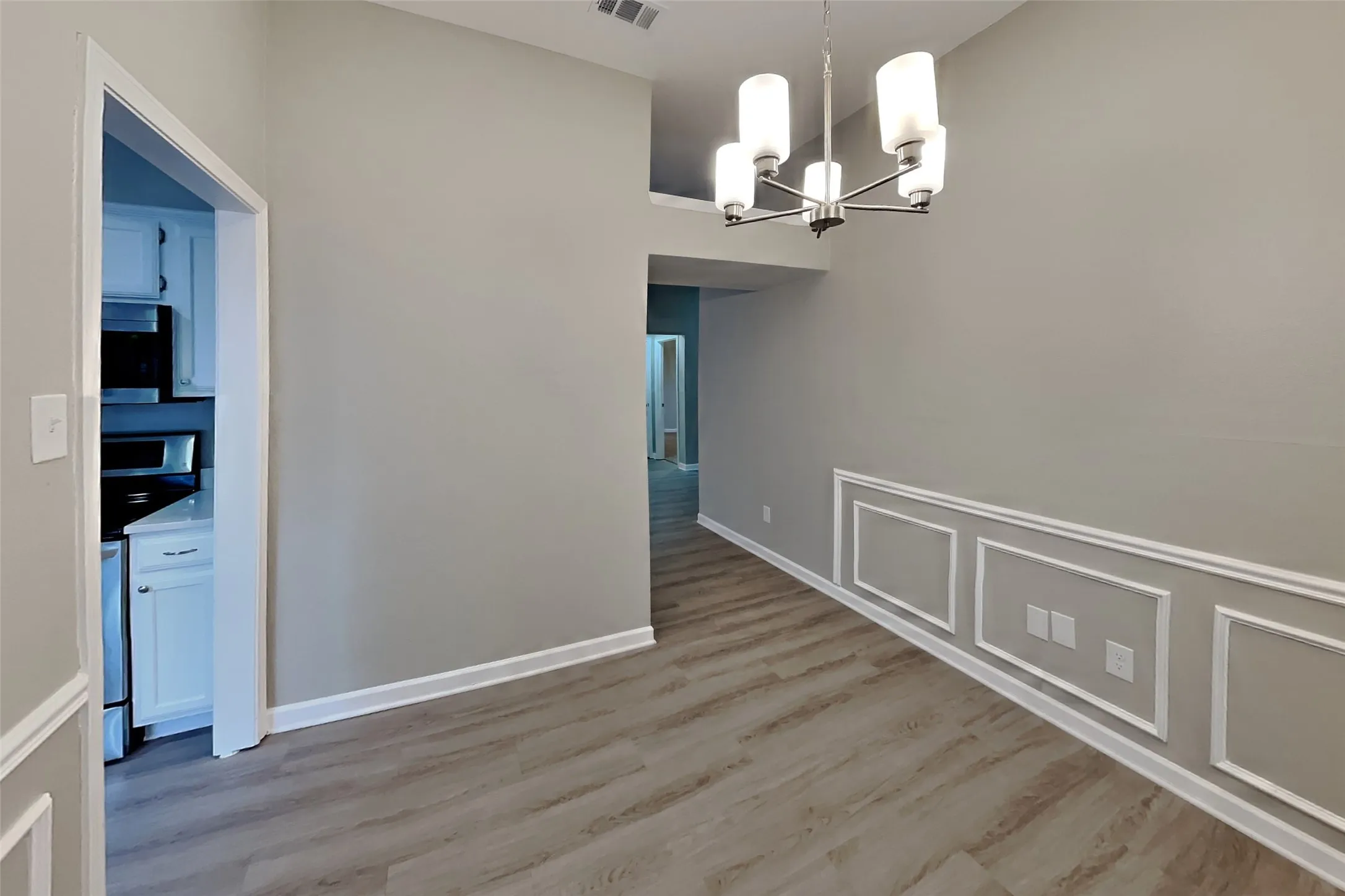 Single Family Residence For Rent in Tarrant County , 7512 Lake Arrowhead Drive, Fort Worth, Texas 76137, 3 Bedroom, 2 Bathroom, 2 Garage spaces, 1,639 Sqft, built in 1989, mls#21403435, Real Estate Agent in Fort Worth, Homes For Rent in Tarrant county, Homes For Rent in Fort Worth, Realtor in Fort Worth Texas, Real Estate Brokerage Independent Realty Texas, Luminita Cordes Realtor