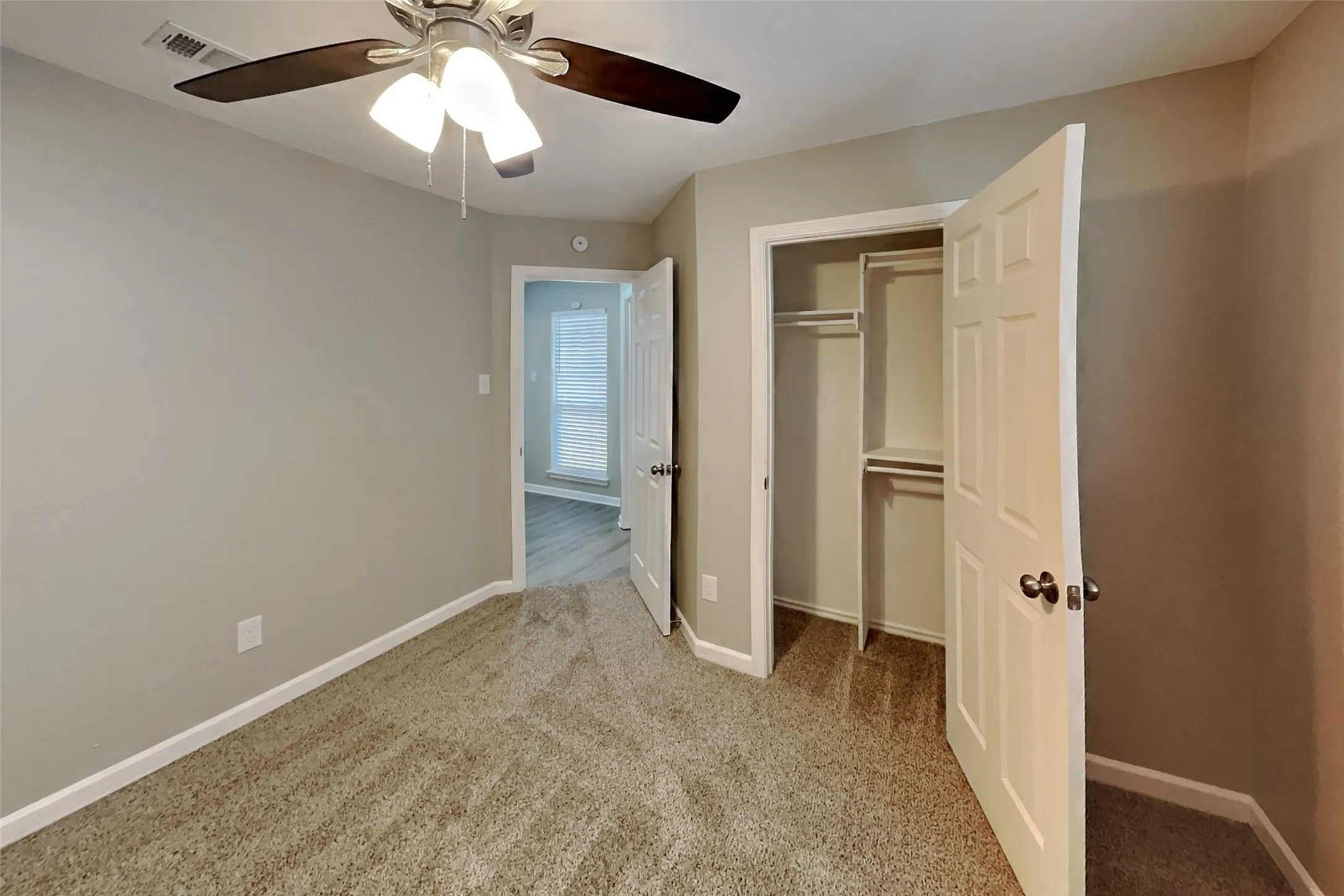 Single Family Residence For Rent in Tarrant County , 7512 Lake Arrowhead Drive, Fort Worth, Texas 76137, 3 Bedroom, 2 Bathroom, 2 Garage spaces, 1,639 Sqft, built in 1989, mls#21403435, Real Estate Agent in Fort Worth, Homes For Rent in Tarrant county, Homes For Rent in Fort Worth, Realtor in Fort Worth Texas, Real Estate Brokerage Independent Realty Texas, Luminita Cordes Realtor
