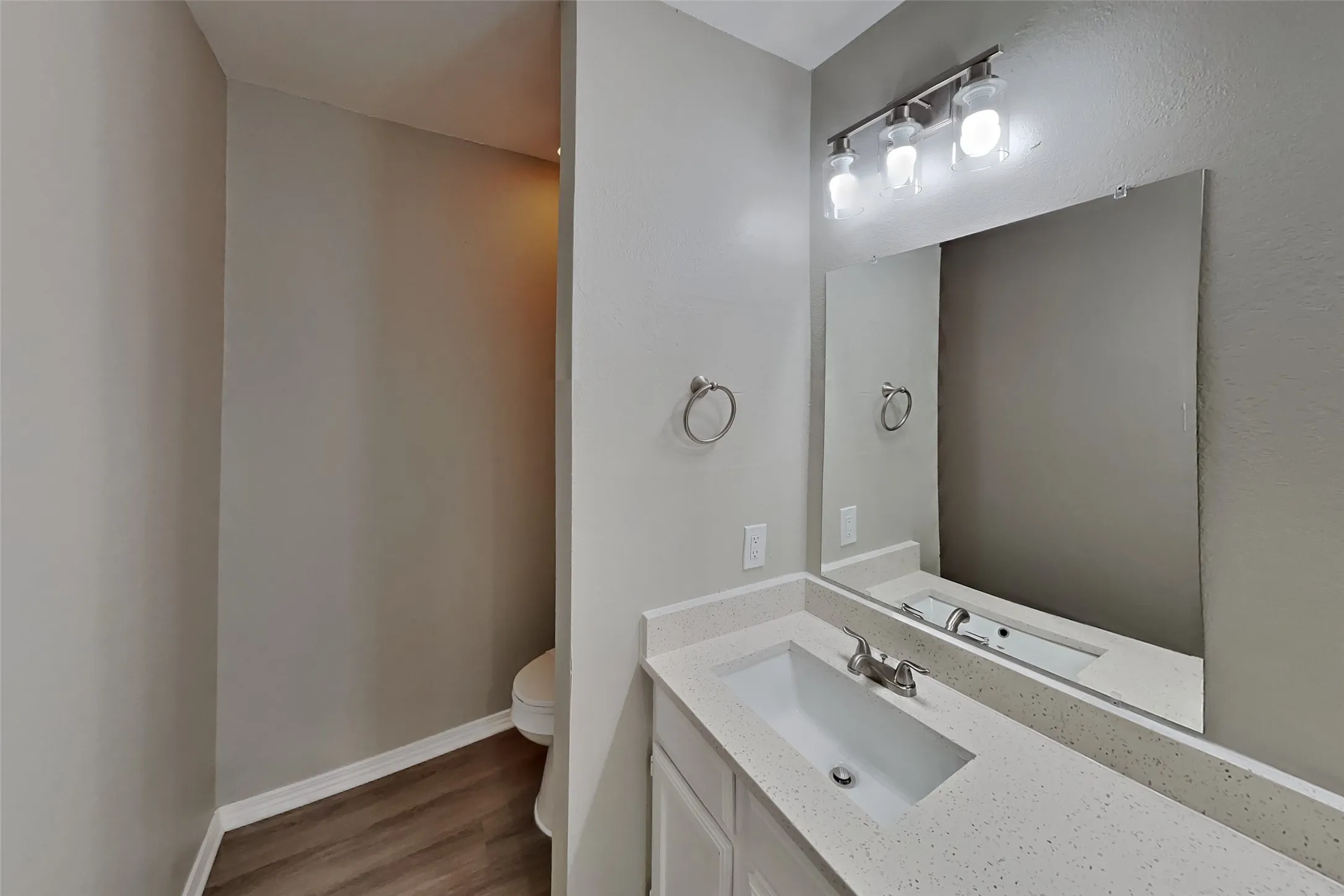 Single Family Residence For Rent in Tarrant County , 7512 Lake Arrowhead Drive, Fort Worth, Texas 76137, 3 Bedroom, 2 Bathroom, 2 Garage spaces, 1,639 Sqft, built in 1989, mls#21403435, Real Estate Agent in Fort Worth, Homes For Rent in Tarrant county, Homes For Rent in Fort Worth, Realtor in Fort Worth Texas, Real Estate Brokerage Independent Realty Texas, Luminita Cordes Realtor