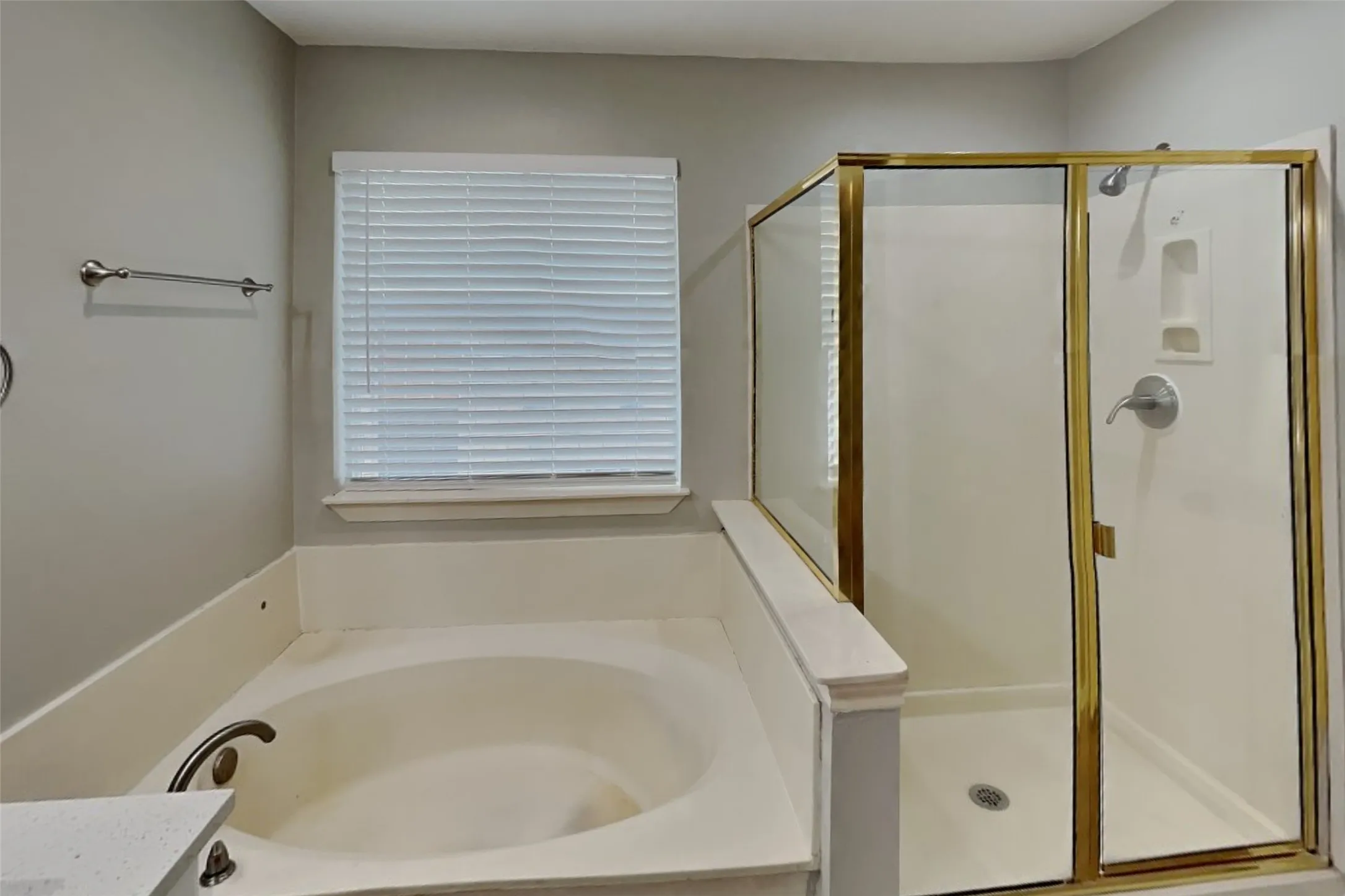 Single Family Residence For Rent in Tarrant County , 7512 Lake Arrowhead Drive, Fort Worth, Texas 76137, 3 Bedroom, 2 Bathroom, 2 Garage spaces, 1,639 Sqft, built in 1989, mls#21403435, Real Estate Agent in Fort Worth, Homes For Rent in Tarrant county, Homes For Rent in Fort Worth, Realtor in Fort Worth Texas, Real Estate Brokerage Independent Realty Texas, Luminita Cordes Realtor