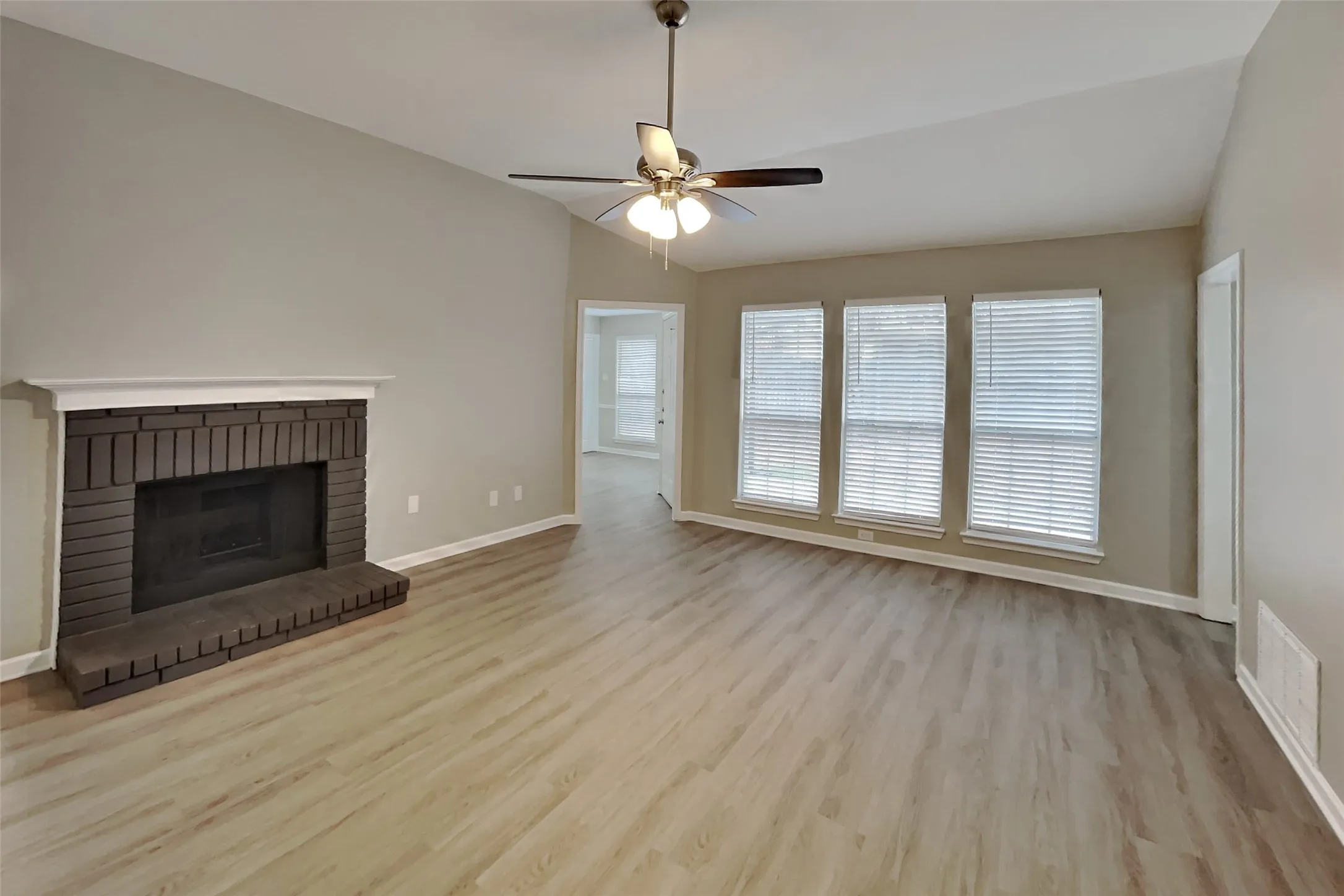 Single Family Residence For Rent in Tarrant County , 7512 Lake Arrowhead Drive, Fort Worth, Texas 76137, 3 Bedroom, 2 Bathroom, 2 Garage spaces, 1,639 Sqft, built in 1989, mls#21403435, Real Estate Agent in Fort Worth, Homes For Rent in Tarrant county, Homes For Rent in Fort Worth, Realtor in Fort Worth Texas, Real Estate Brokerage Independent Realty Texas, Luminita Cordes Realtor