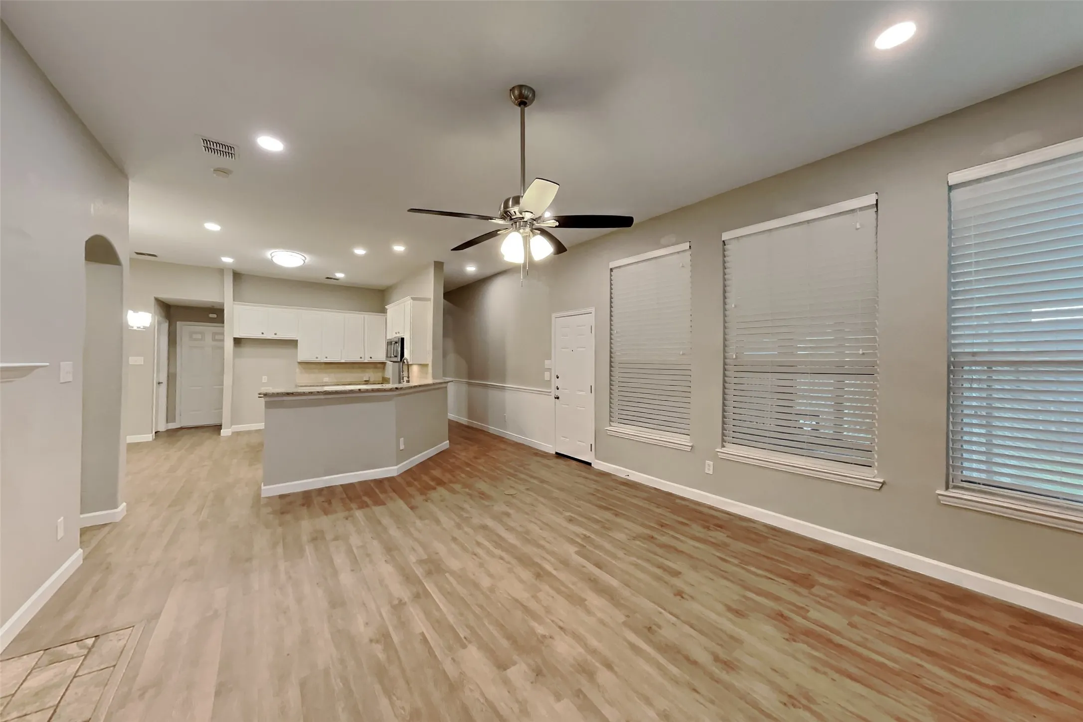 Single Family Residence For Rent in Tarrant County , 11825 Warbler Lane, Fort Worth, Texas 76244, 4 Bedroom, 2 Bathroom, 2 Garage spaces, 2,277 Sqft, built in 2004, mls#21403436, Real Estate Agent in Fort Worth, Homes For Rent in Tarrant county, Homes For Rent in Fort Worth, Realtor in Fort Worth Texas, Real Estate Brokerage Independent Realty Texas, Luminita Cordes Realtor