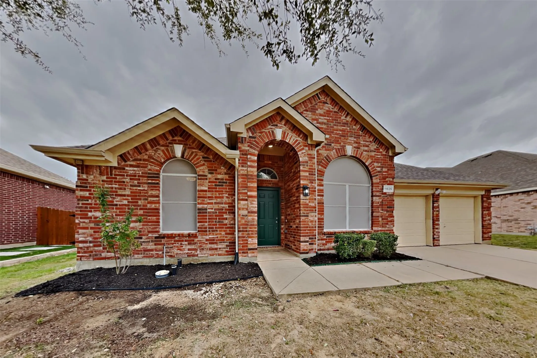 Single Family Residence For Rent in Tarrant County , 11825 Warbler Lane, Fort Worth, Texas 76244, 4 Bedroom, 2 Bathroom, 2 Garage spaces, 2,277 Sqft, built in 2004, mls#21403436, Real Estate Agent in Fort Worth, Homes For Rent in Tarrant county, Homes For Rent in Fort Worth, Realtor in Fort Worth Texas, Real Estate Brokerage Independent Realty Texas, Luminita Cordes Realtor