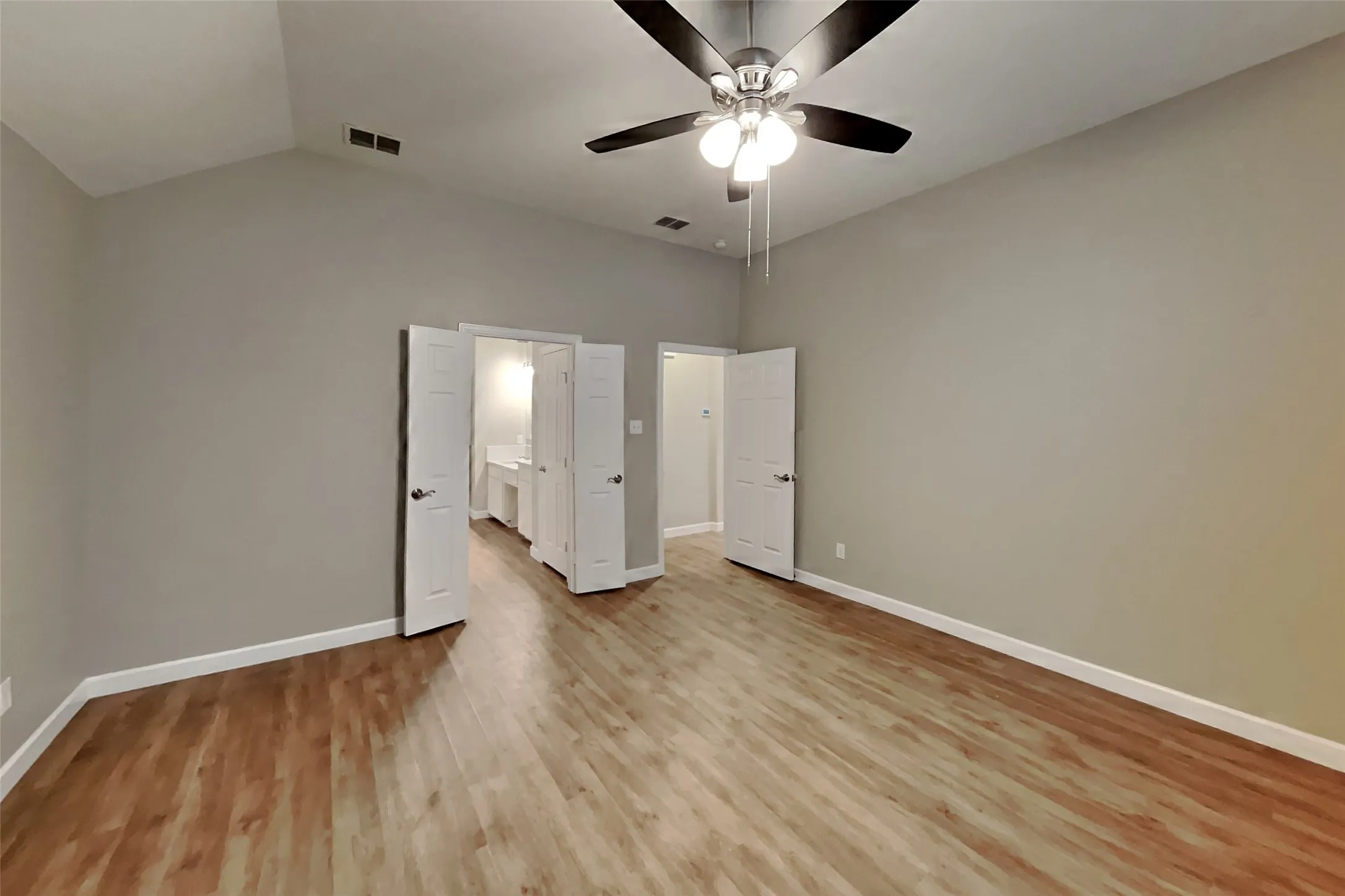 Single Family Residence For Rent in Tarrant County , 11825 Warbler Lane, Fort Worth, Texas 76244, 4 Bedroom, 2 Bathroom, 2 Garage spaces, 2,277 Sqft, built in 2004, mls#21403436, Real Estate Agent in Fort Worth, Homes For Rent in Tarrant county, Homes For Rent in Fort Worth, Realtor in Fort Worth Texas, Real Estate Brokerage Independent Realty Texas, Luminita Cordes Realtor