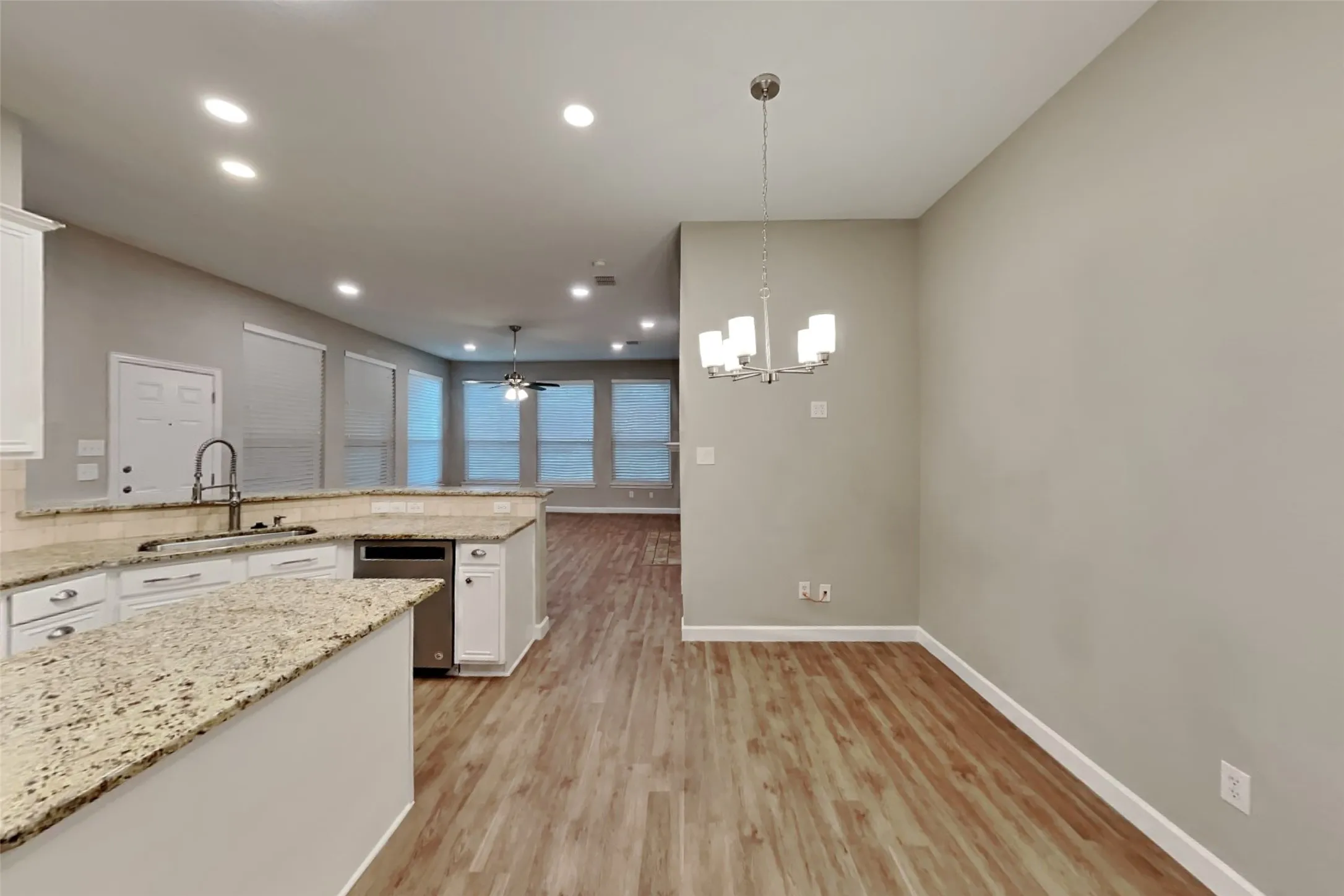 Single Family Residence For Rent in Tarrant County , 11825 Warbler Lane, Fort Worth, Texas 76244, 4 Bedroom, 2 Bathroom, 2 Garage spaces, 2,277 Sqft, built in 2004, mls#21403436, Real Estate Agent in Fort Worth, Homes For Rent in Tarrant county, Homes For Rent in Fort Worth, Realtor in Fort Worth Texas, Real Estate Brokerage Independent Realty Texas, Luminita Cordes Realtor