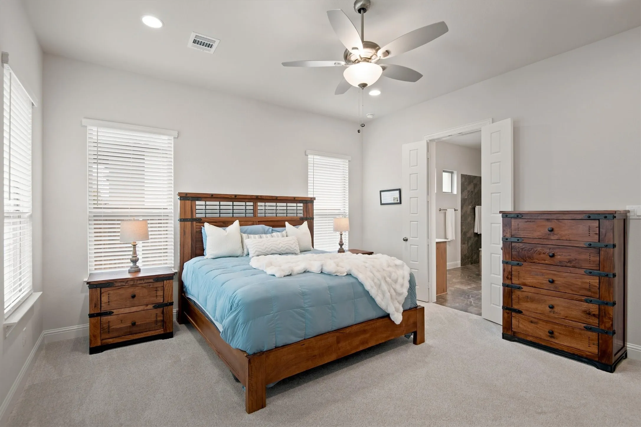 Single Family Residence For Sale in Ellis County , 4218 Loophook Lane, Midlothian, Texas 76065, 4 Bedroom, 3 Bathroom, 2 Garage spaces, 2,517 Sqft, built in 2023, mls#21402821, Real Estate Agent in Midlothian, Homes For Sale in Ellis county, Homes For Sale in Midlothian, Realtor in Midlothian Texas, Real Estate Brokerage Independent Realty Texas, Luminita Cordes Realtor