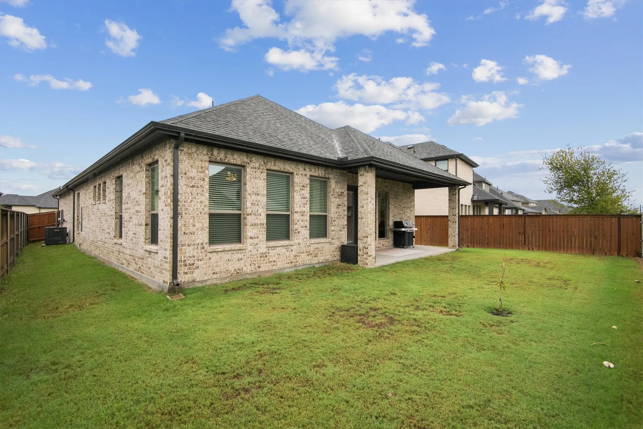 Single Family Residence For Sale in Ellis County , 4218 Loophook Lane, Midlothian, Texas 76065, 4 Bedroom, 3 Bathroom, 2 Garage spaces, 2,517 Sqft, built in 2023, mls#21402821, Real Estate Agent in Midlothian, Homes For Sale in Ellis county, Homes For Sale in Midlothian, Realtor in Midlothian Texas, Real Estate Brokerage Independent Realty Texas, Luminita Cordes Realtor