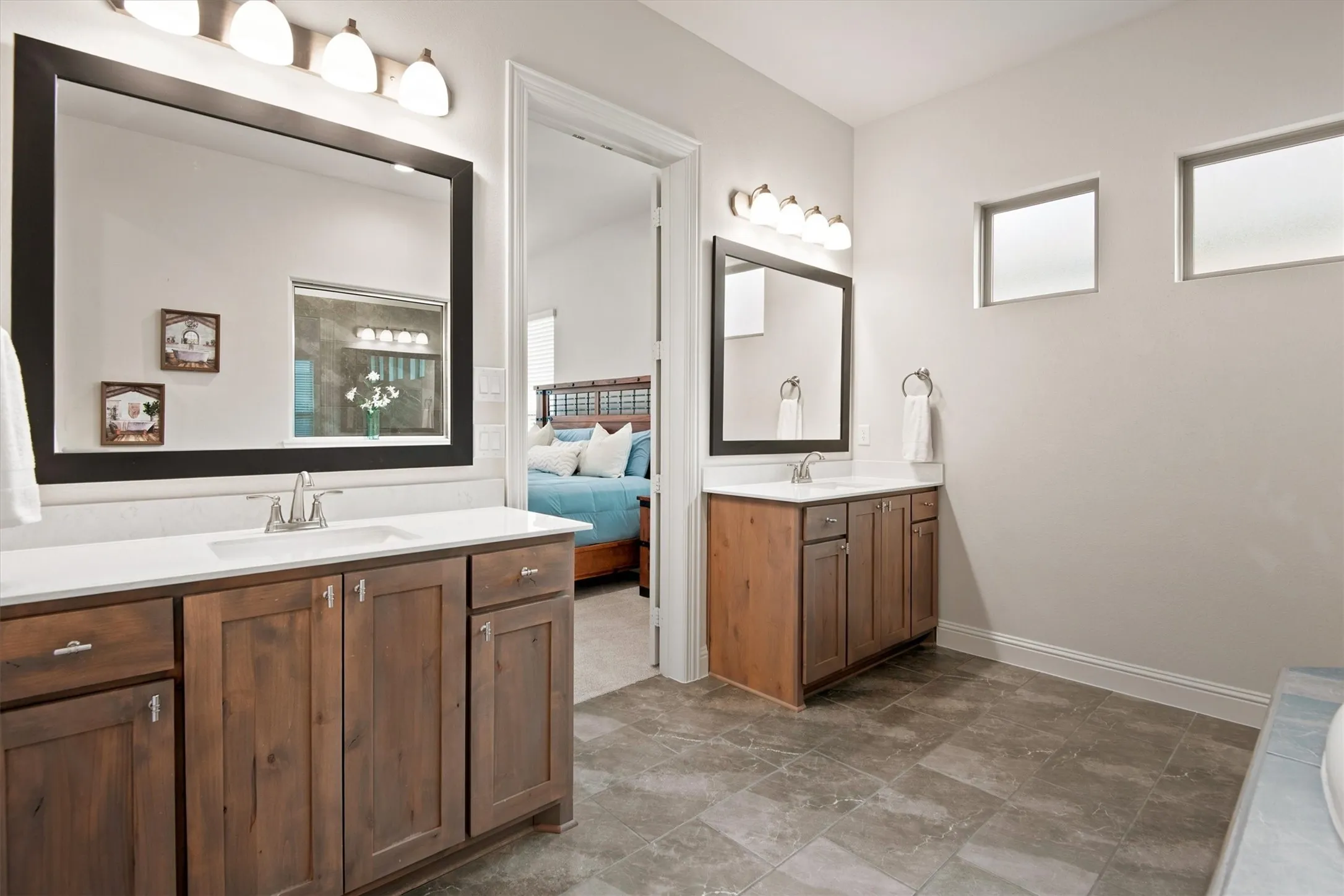 Single Family Residence For Sale in Ellis County , 4218 Loophook Lane, Midlothian, Texas 76065, 4 Bedroom, 3 Bathroom, 2 Garage spaces, 2,517 Sqft, built in 2023, mls#21402821, Real Estate Agent in Midlothian, Homes For Sale in Ellis county, Homes For Sale in Midlothian, Realtor in Midlothian Texas, Real Estate Brokerage Independent Realty Texas, Luminita Cordes Realtor