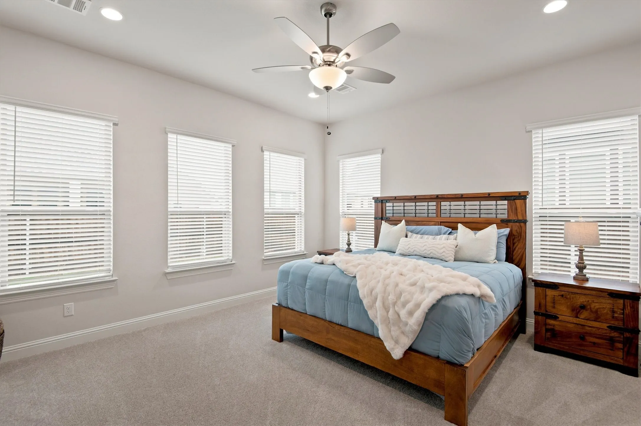 Single Family Residence For Sale in Ellis County , 4218 Loophook Lane, Midlothian, Texas 76065, 4 Bedroom, 3 Bathroom, 2 Garage spaces, 2,517 Sqft, built in 2023, mls#21402821, Real Estate Agent in Midlothian, Homes For Sale in Ellis county, Homes For Sale in Midlothian, Realtor in Midlothian Texas, Real Estate Brokerage Independent Realty Texas, Luminita Cordes Realtor