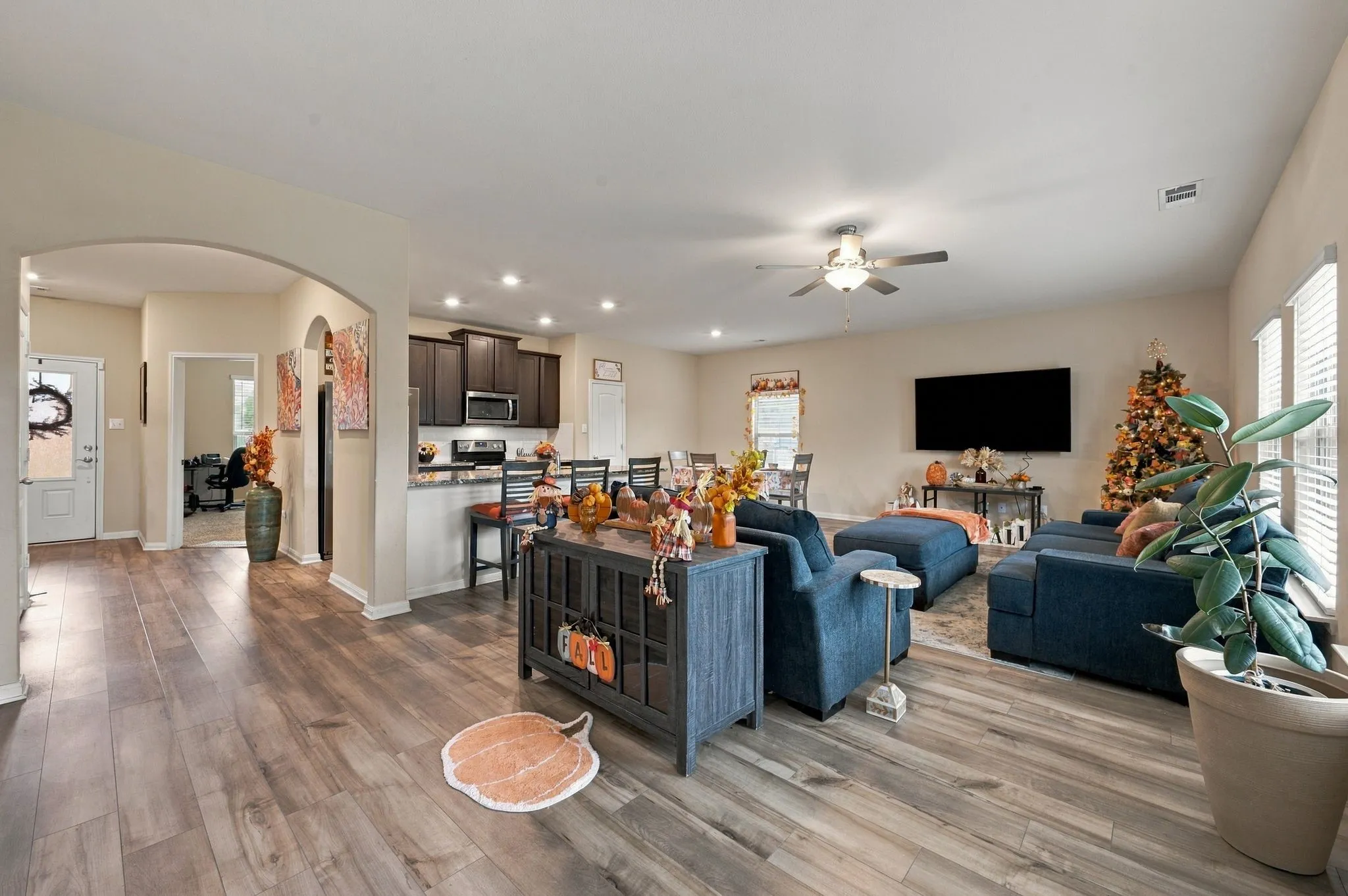 Single Family Residence For Sale in Dallas County , 1405 Kite Street, De Soto, Texas 75115, 3 Bedroom, 2 Bathroom, 2 Garage spaces, 1,706 Sqft, built in 2020, mls#21403178, Real Estate Agent in De Soto, Homes For Sale in Dallas county, Homes For Sale in De Soto, Realtor in De Soto Texas, Real Estate Brokerage Independent Realty Texas, Luminita Cordes Realtor
