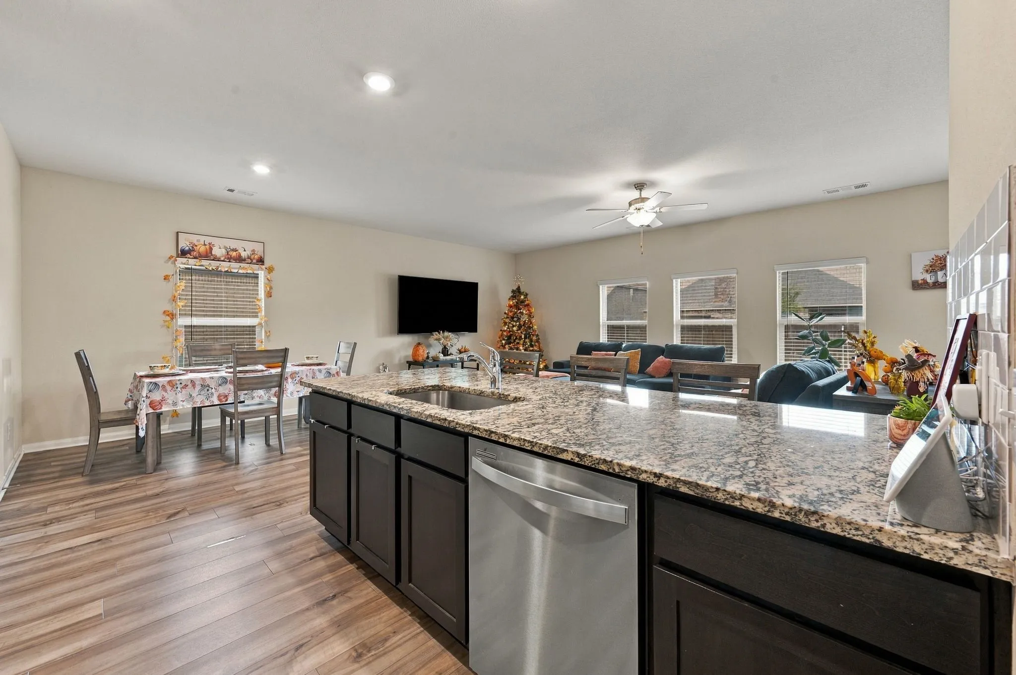 Single Family Residence For Sale in Dallas County , 1405 Kite Street, De Soto, Texas 75115, 3 Bedroom, 2 Bathroom, 2 Garage spaces, 1,706 Sqft, built in 2020, mls#21403178, Real Estate Agent in De Soto, Homes For Sale in Dallas county, Homes For Sale in De Soto, Realtor in De Soto Texas, Real Estate Brokerage Independent Realty Texas, Luminita Cordes Realtor