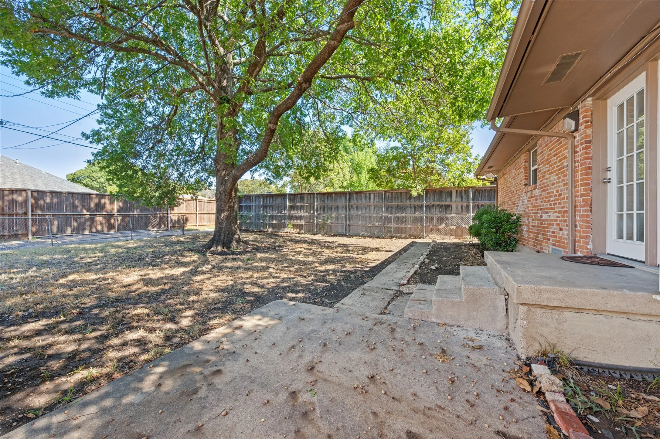 Single Family Residence For Sale in Dallas County , 8819 Graywood Drive, Dallas, Texas 75243, 3 Bedroom, 2 Bathroom, 2 Garage spaces, 1,277 Sqft, built in 1959, mls#21402941, Real Estate Agent in Dallas, Homes For Sale in Dallas county, Homes For Sale in Dallas, Realtor in Dallas Texas, Real Estate Brokerage Independent Realty Texas, Luminita Cordes Realtor