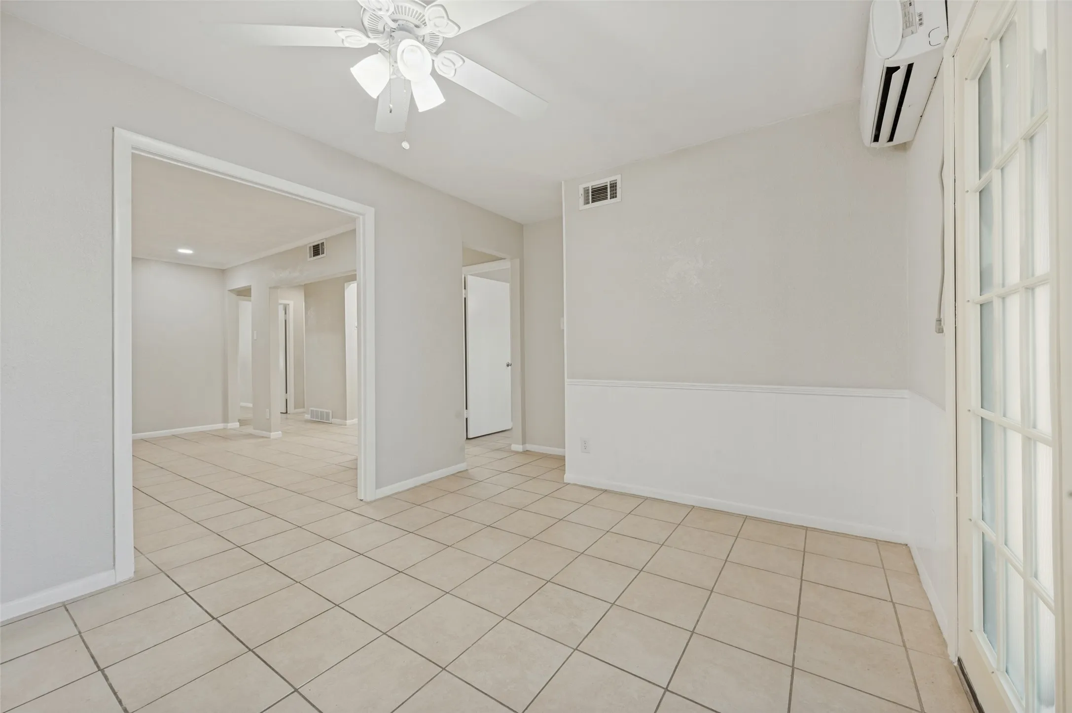 Single Family Residence For Sale in Dallas County , 8819 Graywood Drive, Dallas, Texas 75243, 3 Bedroom, 2 Bathroom, 2 Garage spaces, 1,277 Sqft, built in 1959, mls#21402941, Real Estate Agent in Dallas, Homes For Sale in Dallas county, Homes For Sale in Dallas, Realtor in Dallas Texas, Real Estate Brokerage Independent Realty Texas, Luminita Cordes Realtor