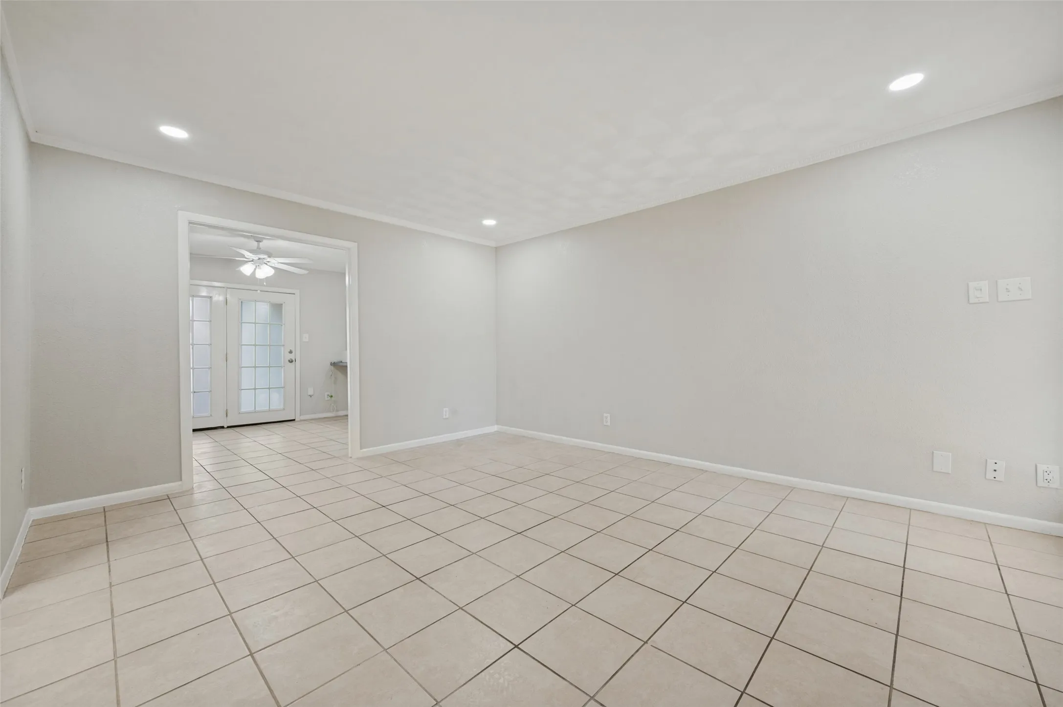 Single Family Residence For Sale in Dallas County , 8819 Graywood Drive, Dallas, Texas 75243, 3 Bedroom, 2 Bathroom, 2 Garage spaces, 1,277 Sqft, built in 1959, mls#21402941, Real Estate Agent in Dallas, Homes For Sale in Dallas county, Homes For Sale in Dallas, Realtor in Dallas Texas, Real Estate Brokerage Independent Realty Texas, Luminita Cordes Realtor