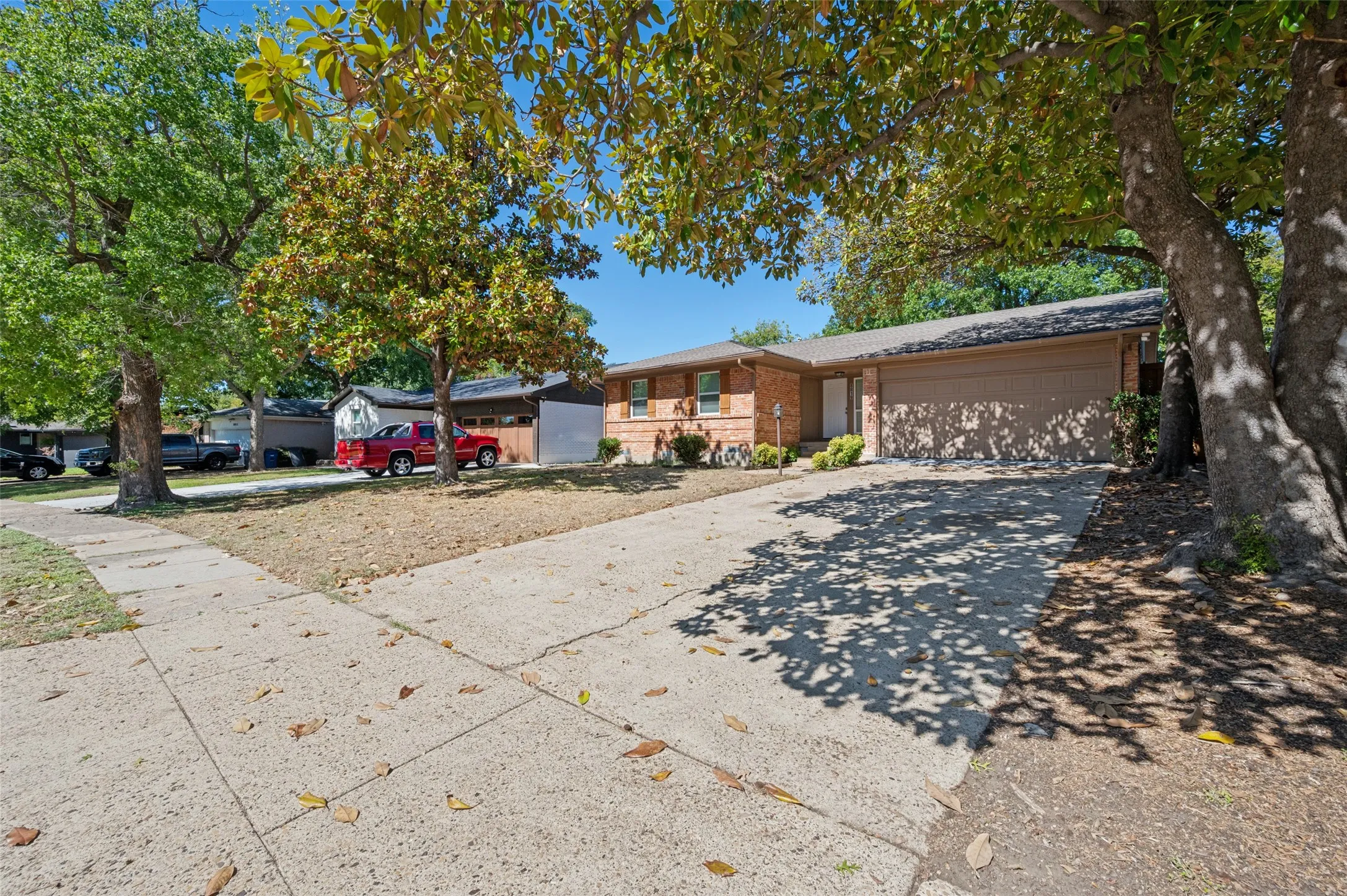 Single Family Residence For Sale in Dallas County , 8819 Graywood Drive, Dallas, Texas 75243, 3 Bedroom, 2 Bathroom, 2 Garage spaces, 1,277 Sqft, built in 1959, mls#21402941, Real Estate Agent in Dallas, Homes For Sale in Dallas county, Homes For Sale in Dallas, Realtor in Dallas Texas, Real Estate Brokerage Independent Realty Texas, Luminita Cordes Realtor