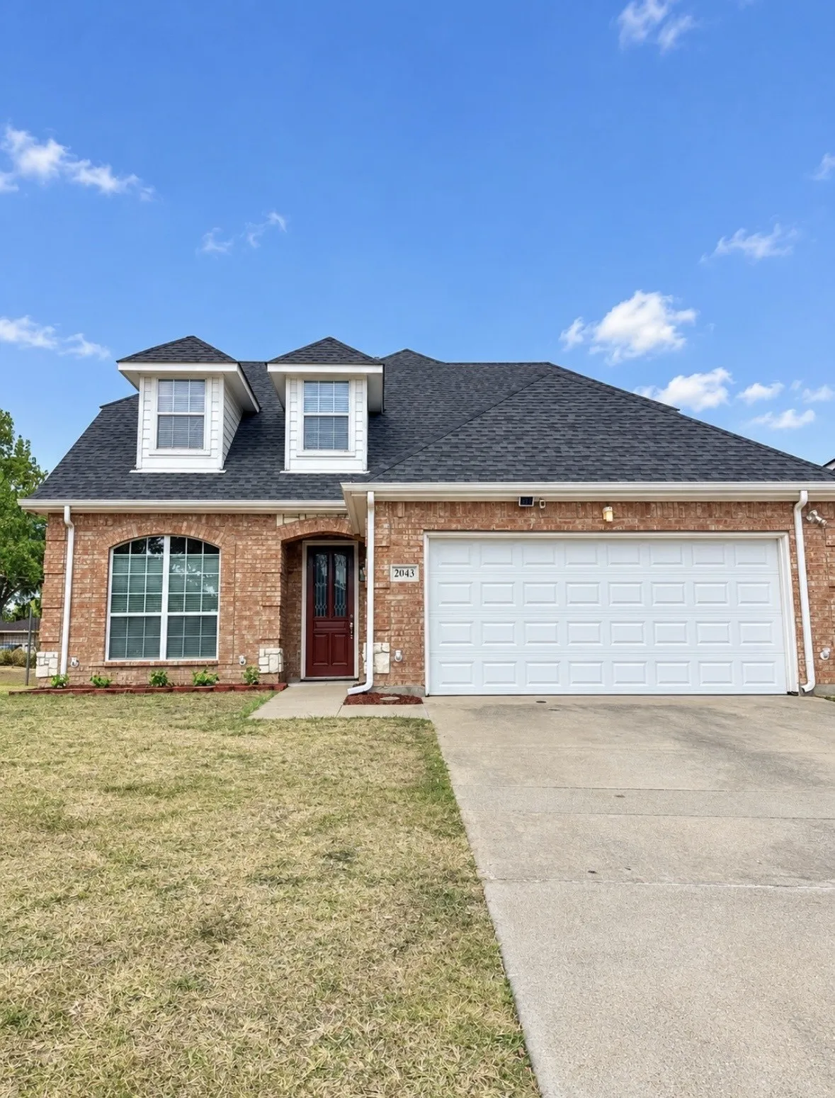 Single Family Residence For Rent in Dallas County , 2043 CHEVELLA Drive, Dallas, Texas 75232, 3 Bedroom, 3 Bathroom, 2 Garage spaces, 2,213 Sqft, built in 2003, mls#21398933, Real Estate Agent in Dallas, Homes For Rent in Dallas county, Homes For Rent in Dallas, Realtor in Dallas Texas, Real Estate Brokerage Independent Realty Texas, Luminita Cordes Realtor