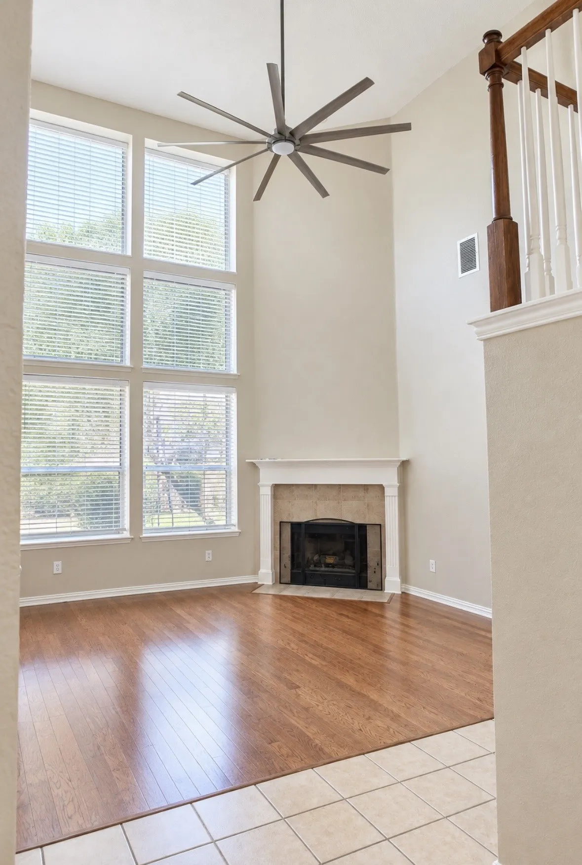 Single Family Residence For Rent in Dallas County , 2043 CHEVELLA Drive, Dallas, Texas 75232, 3 Bedroom, 3 Bathroom, 2 Garage spaces, 2,213 Sqft, built in 2003, mls#21398933, Real Estate Agent in Dallas, Homes For Rent in Dallas county, Homes For Rent in Dallas, Realtor in Dallas Texas, Real Estate Brokerage Independent Realty Texas, Luminita Cordes Realtor