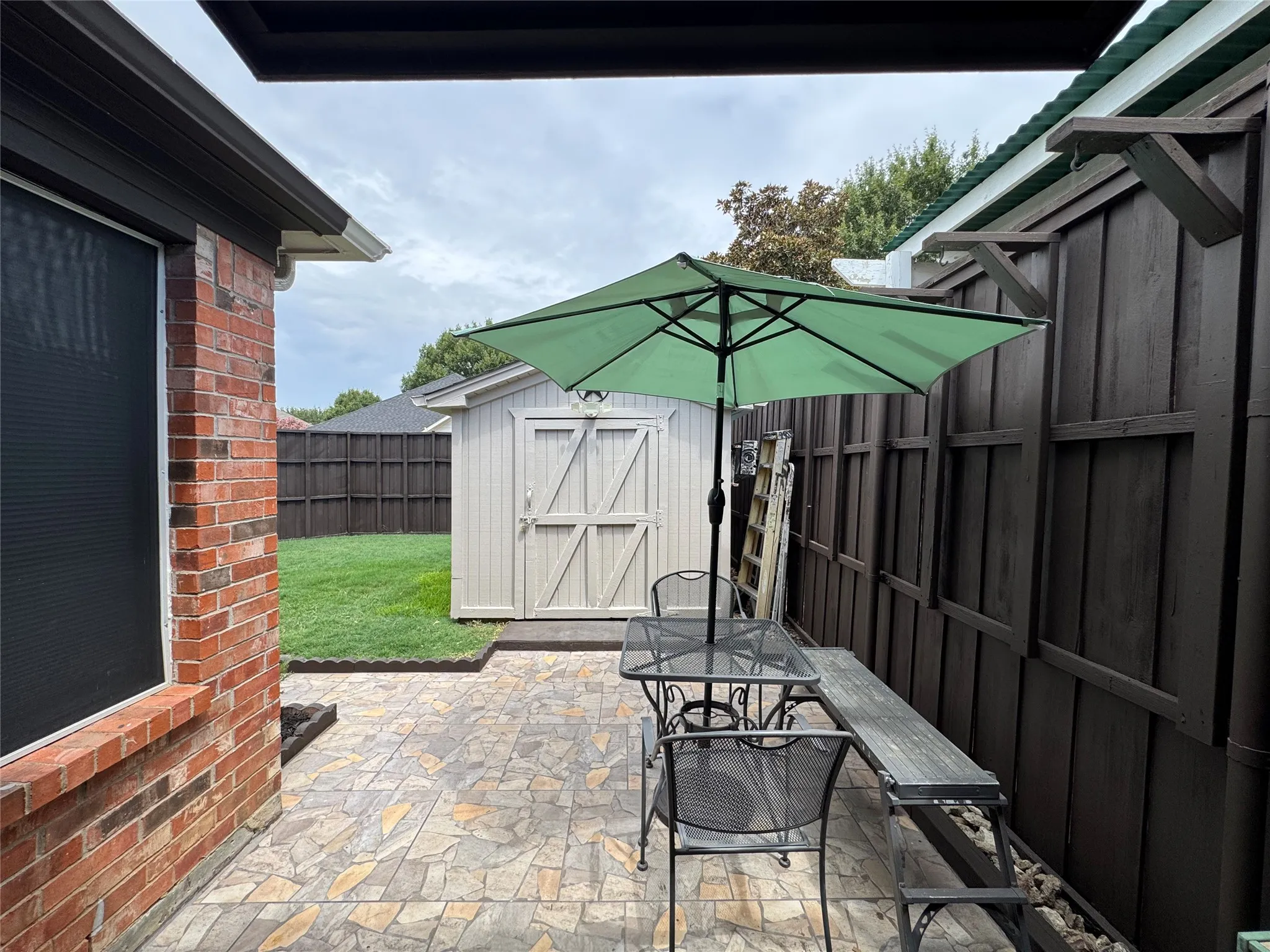 Single Family Residence For Sale in Denton County , 1236 Quaker Lane, Lewisville, Texas 75077, 3 Bedroom, 2 Bathroom, 2 Garage spaces, 1,960 Sqft, built in 1997, mls#21403443, Real Estate Agent in Lewisville, Homes For Sale in Denton county, Homes For Sale in Lewisville, Realtor in Lewisville Texas, Real Estate Brokerage Independent Realty Texas, Luminita Cordes Realtor