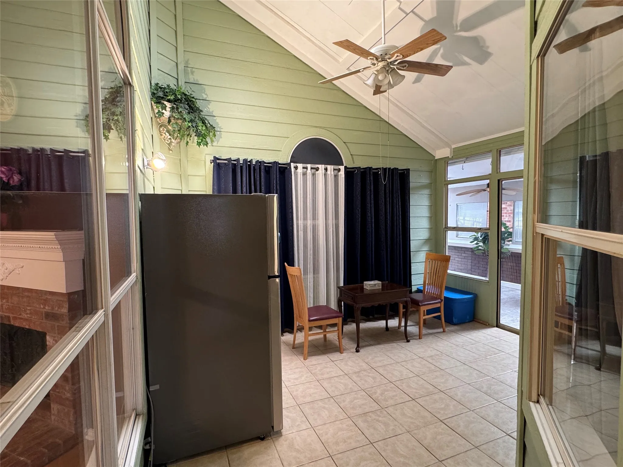 Single Family Residence For Sale in Denton County , 1236 Quaker Lane, Lewisville, Texas 75077, 3 Bedroom, 2 Bathroom, 2 Garage spaces, 1,960 Sqft, built in 1997, mls#21403443, Real Estate Agent in Lewisville, Homes For Sale in Denton county, Homes For Sale in Lewisville, Realtor in Lewisville Texas, Real Estate Brokerage Independent Realty Texas, Luminita Cordes Realtor