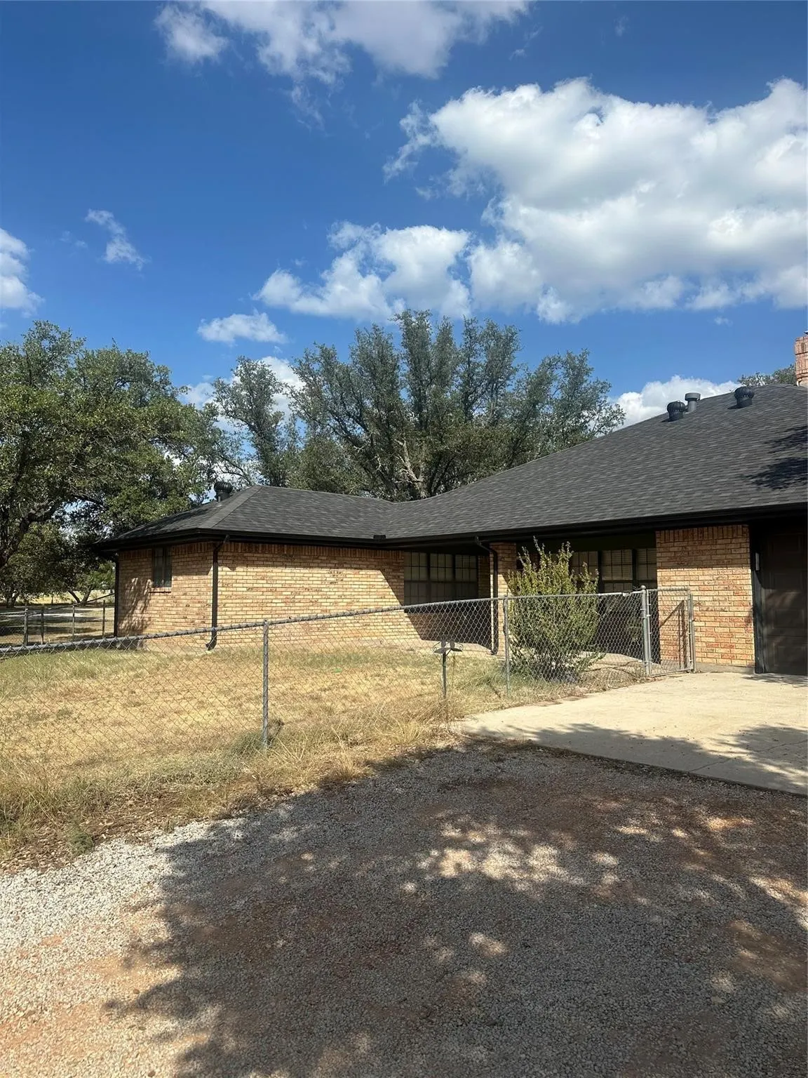 Single Family Residence For Rent in Brown County , 5251 FM 2126, Brownwood, Texas 76801, 3 Bedroom, 2 Bathroom, 2 Garage spaces, 2,060 Sqft, built in 1992, mls#21400975, Real Estate Agent in Brownwood, Homes For Rent in Brown county, Homes For Rent in Brownwood, Realtor in Brownwood Texas, Real Estate Brokerage Independent Realty Texas, Luminita Cordes Realtor
